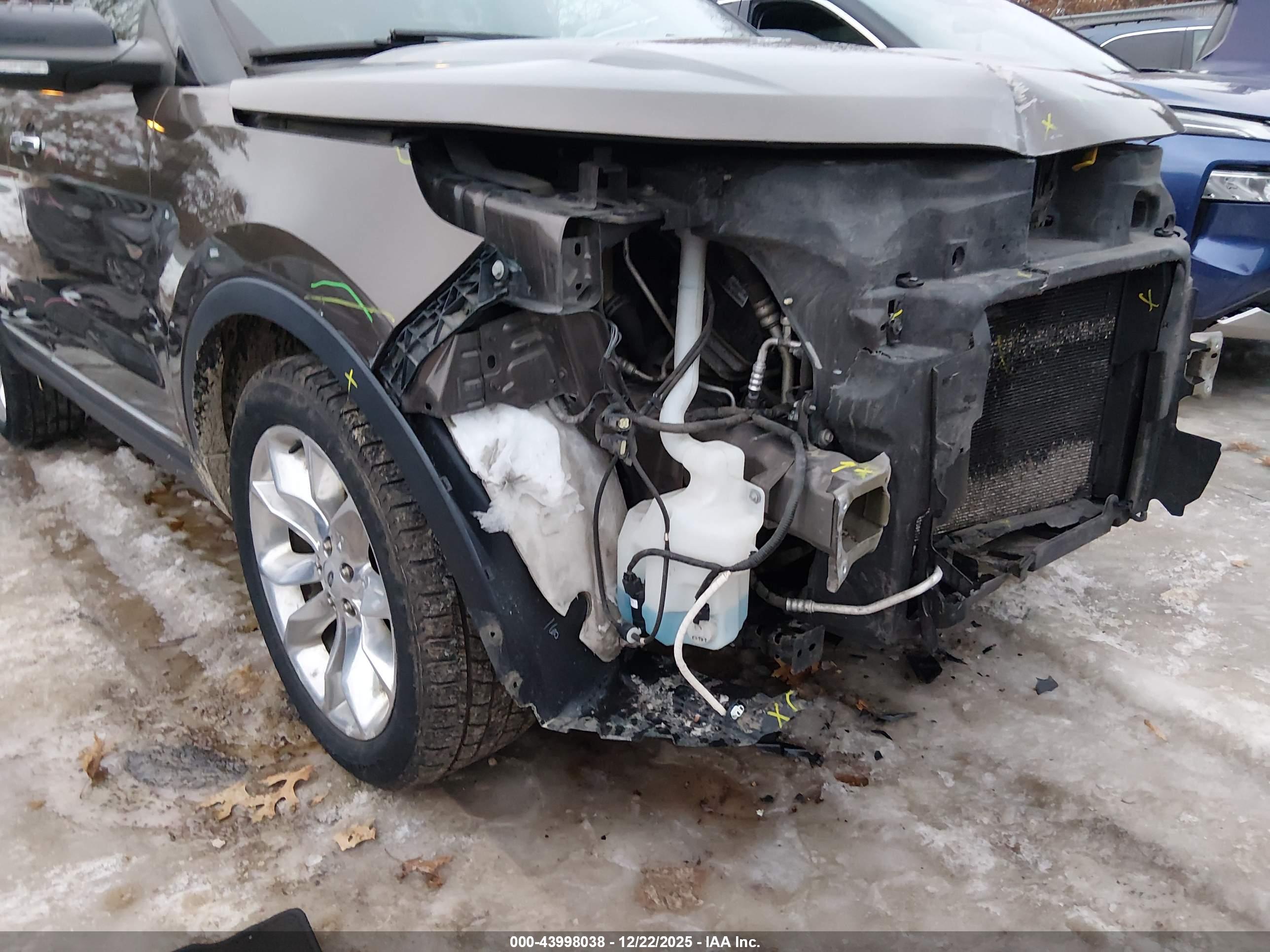 FORD EXPLORER image 6