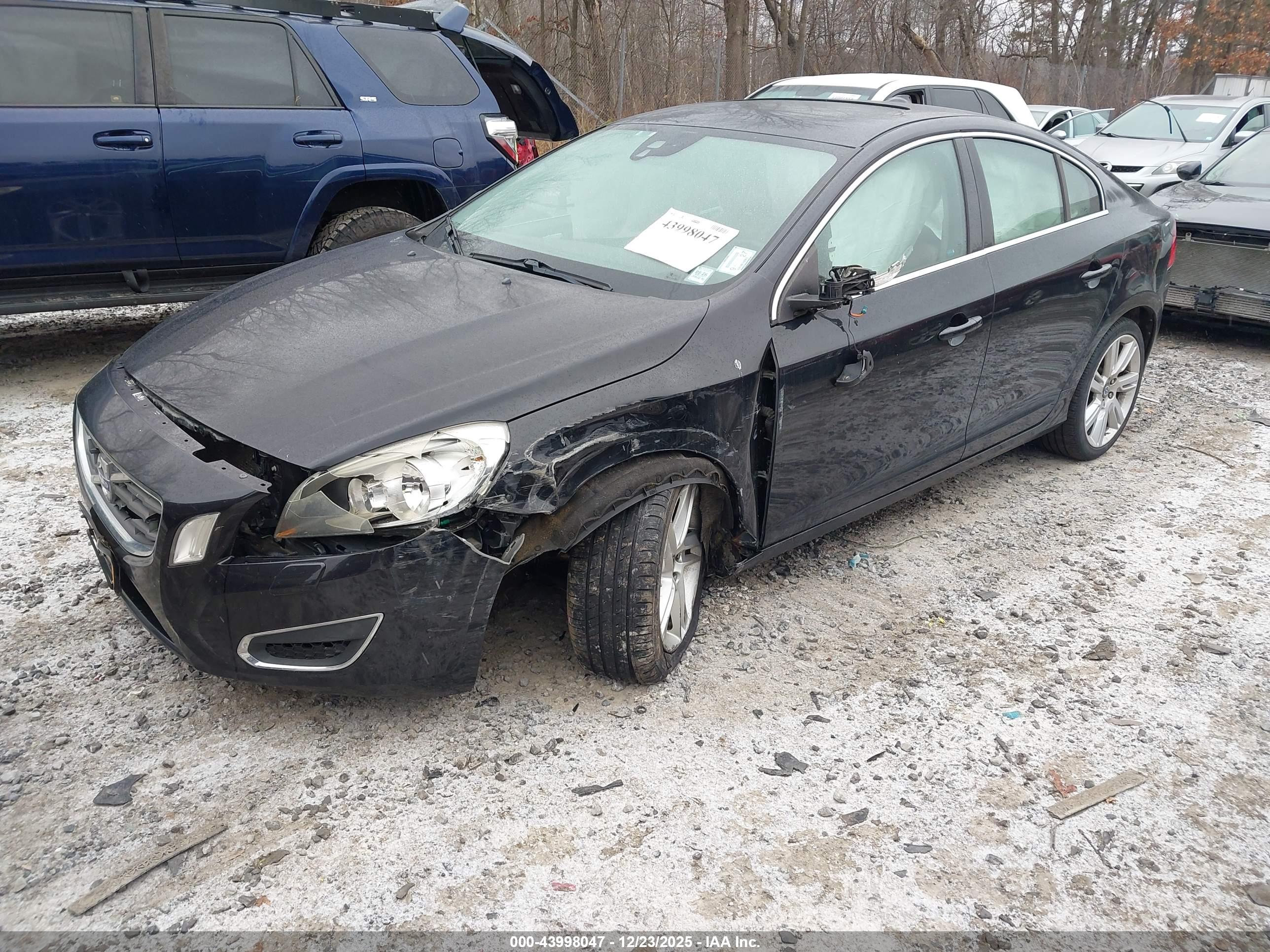 VOLVO S60 image 2