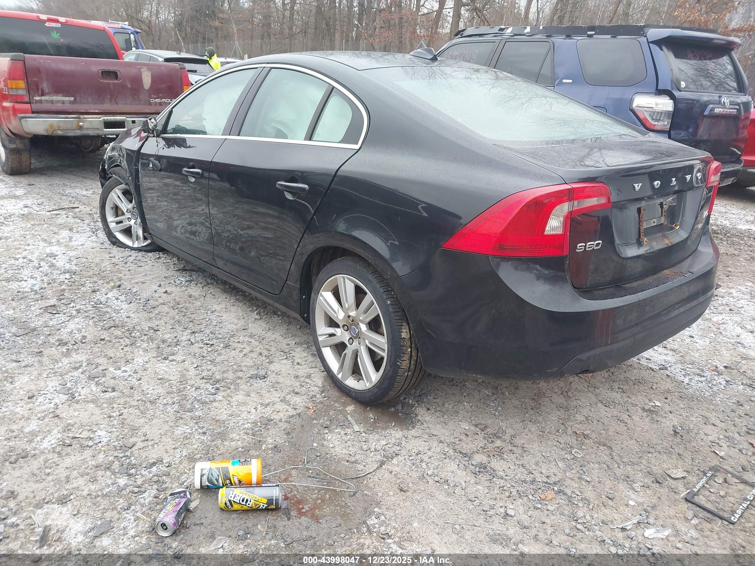 VOLVO S60 image 3