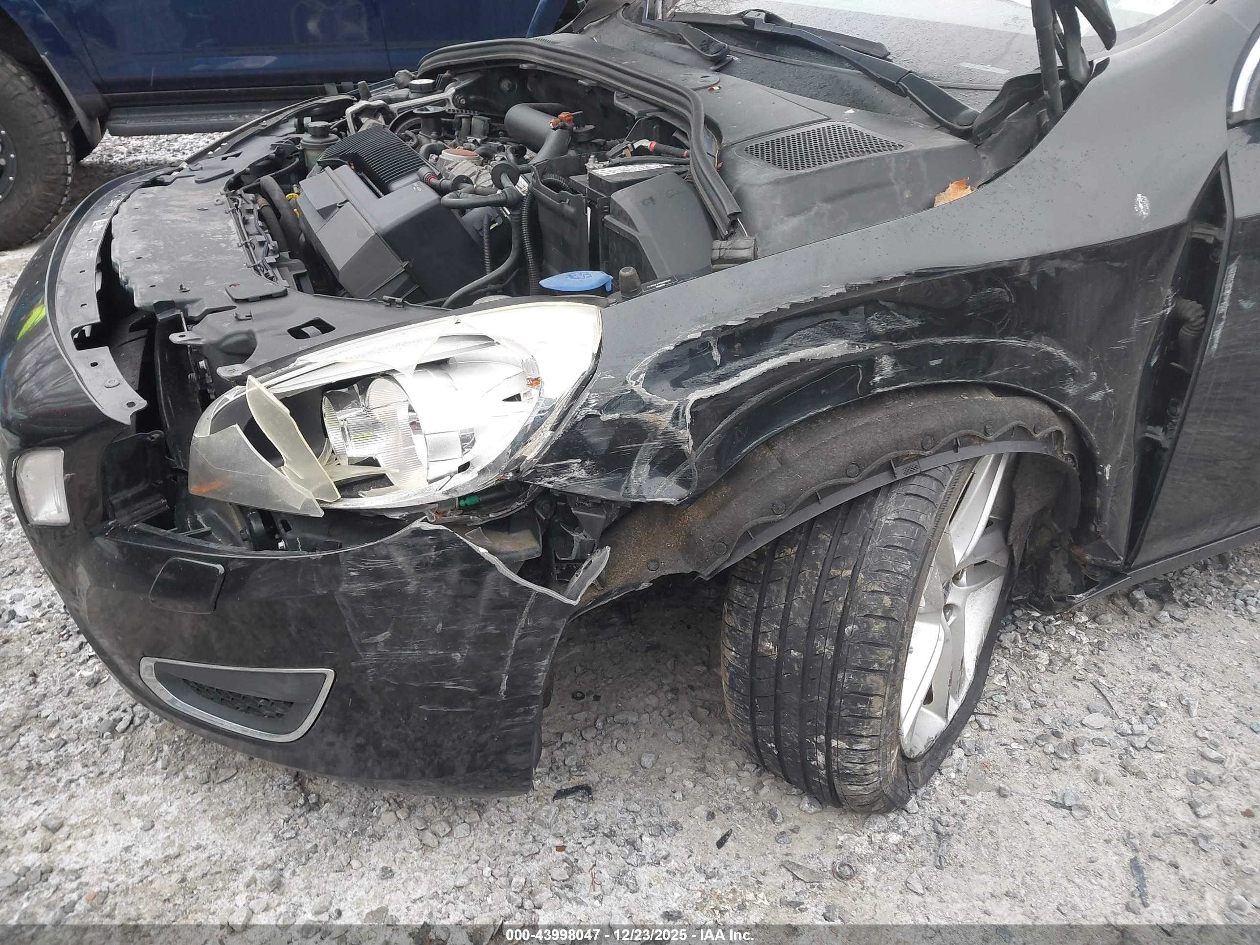 VOLVO S60 image 6