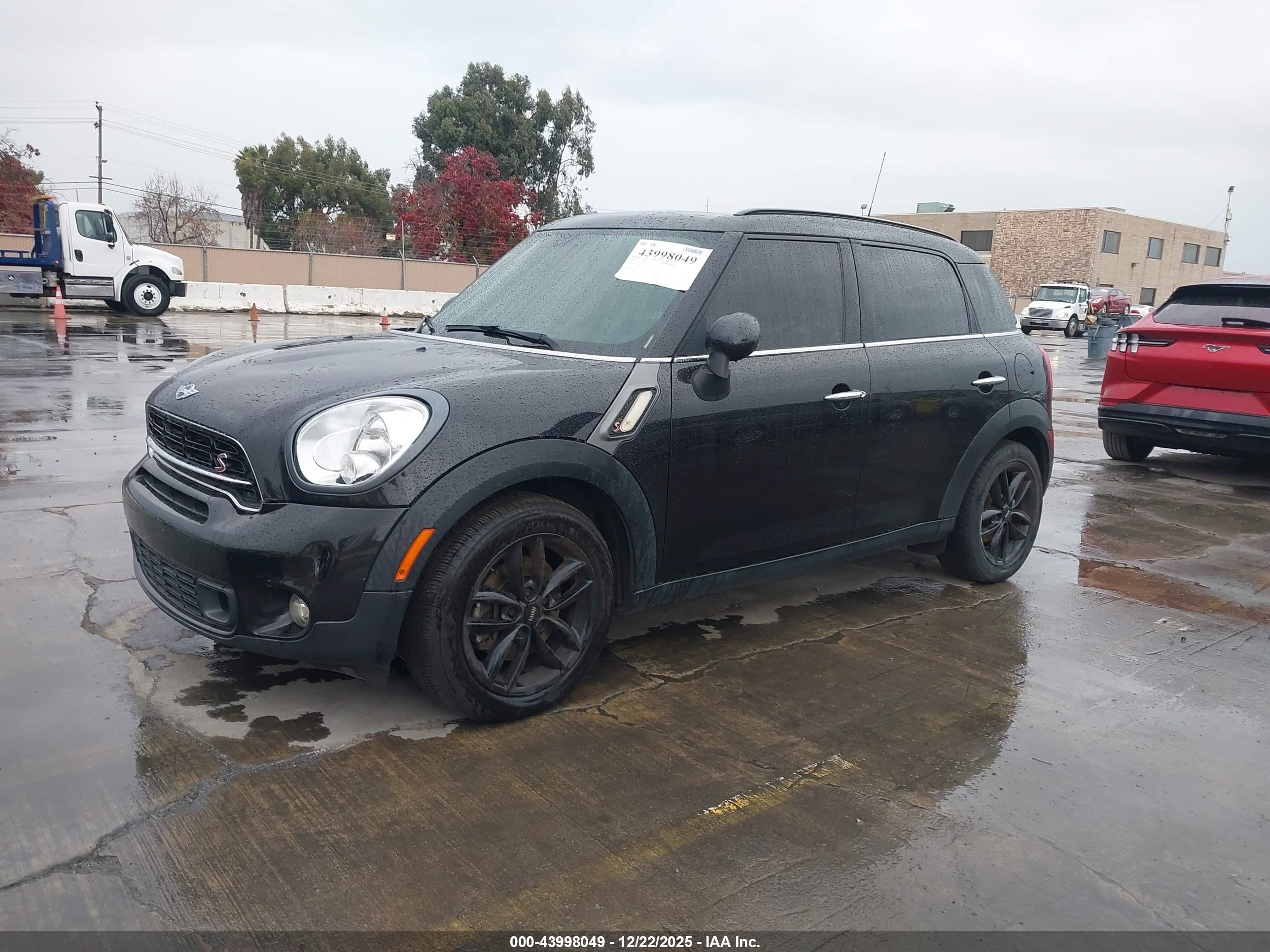MINI COUNTRYMAN image 2