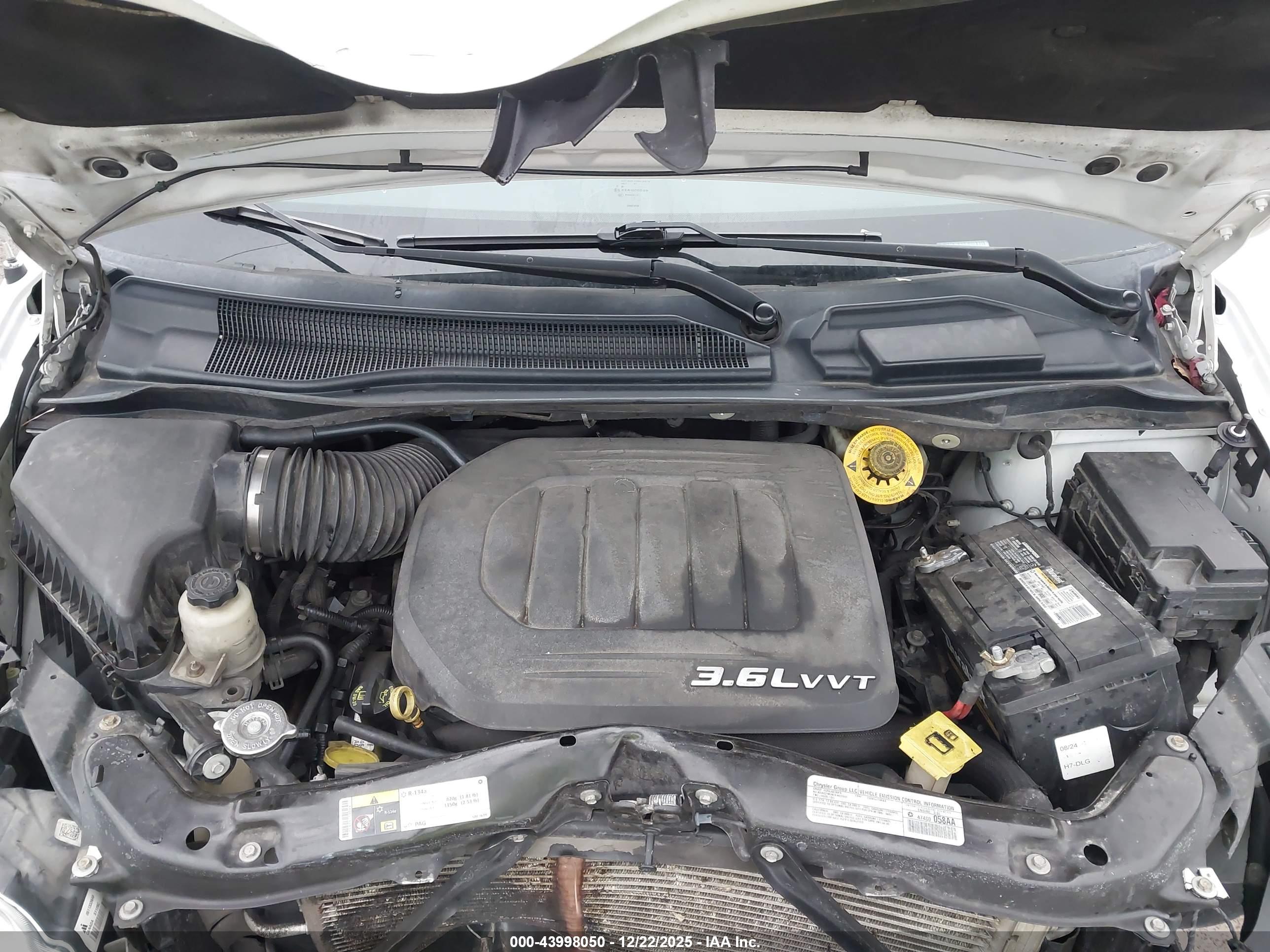 CHRYSLER TOWN image 10