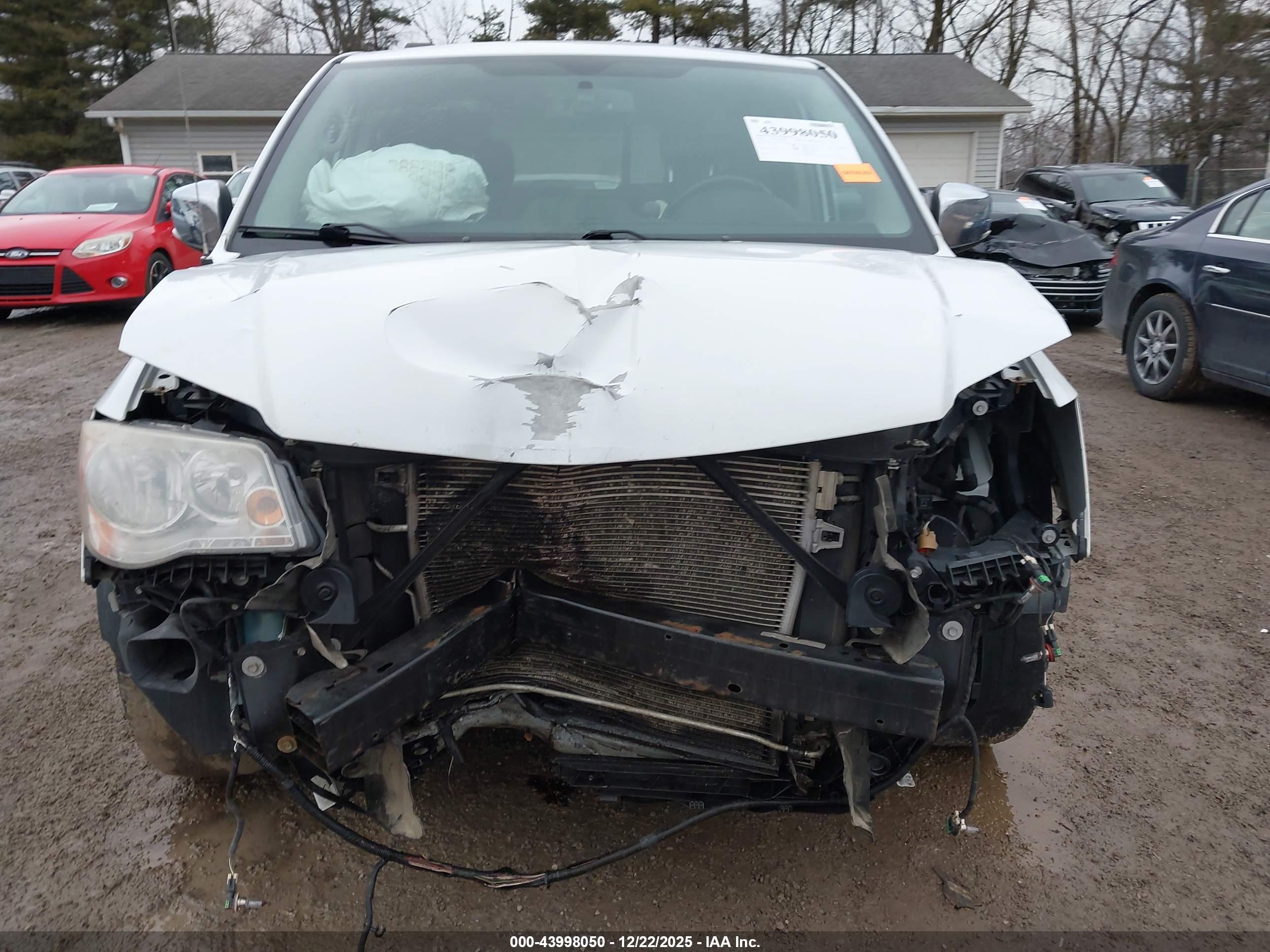 CHRYSLER TOWN image 6