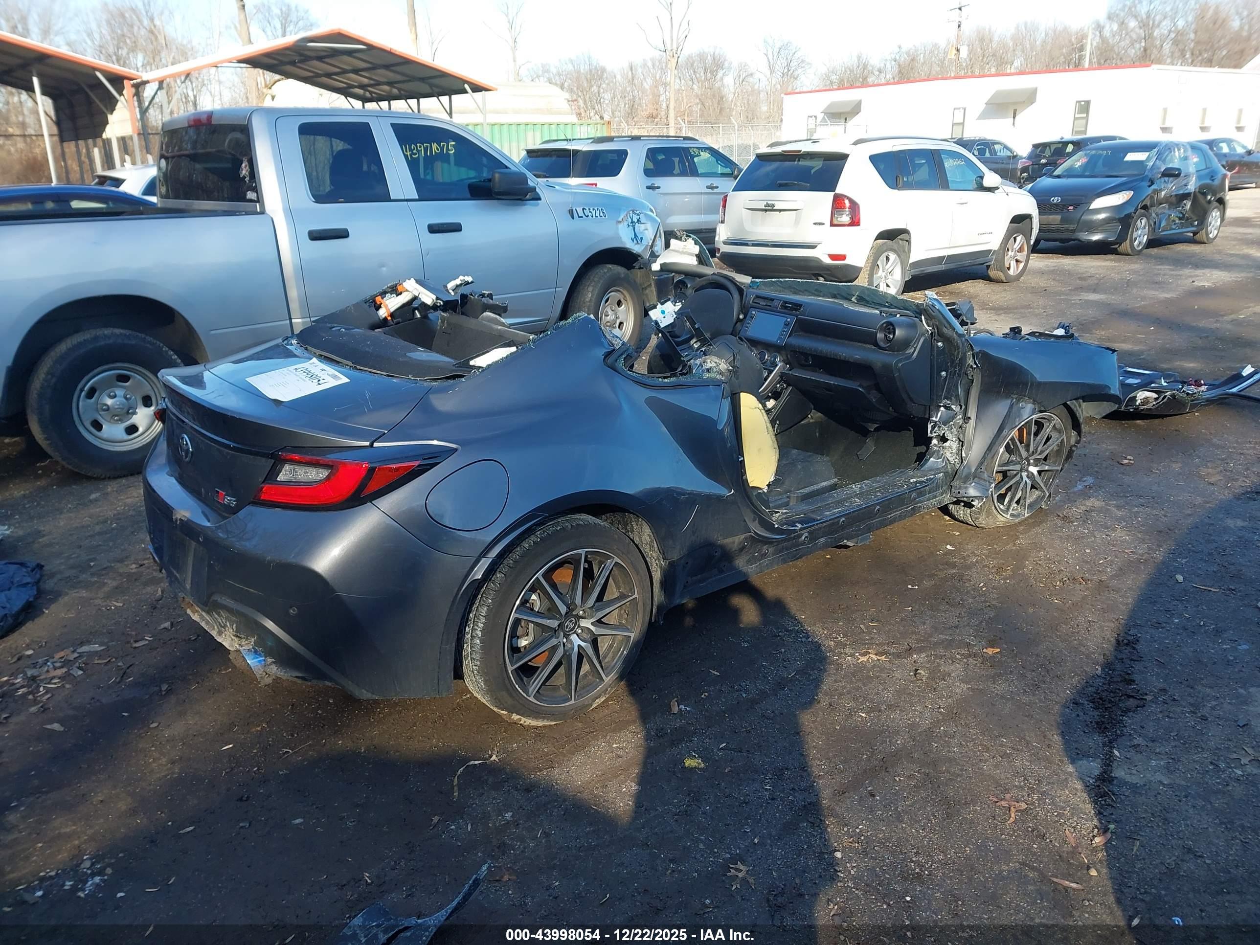 TOYOTA GR86 image 4