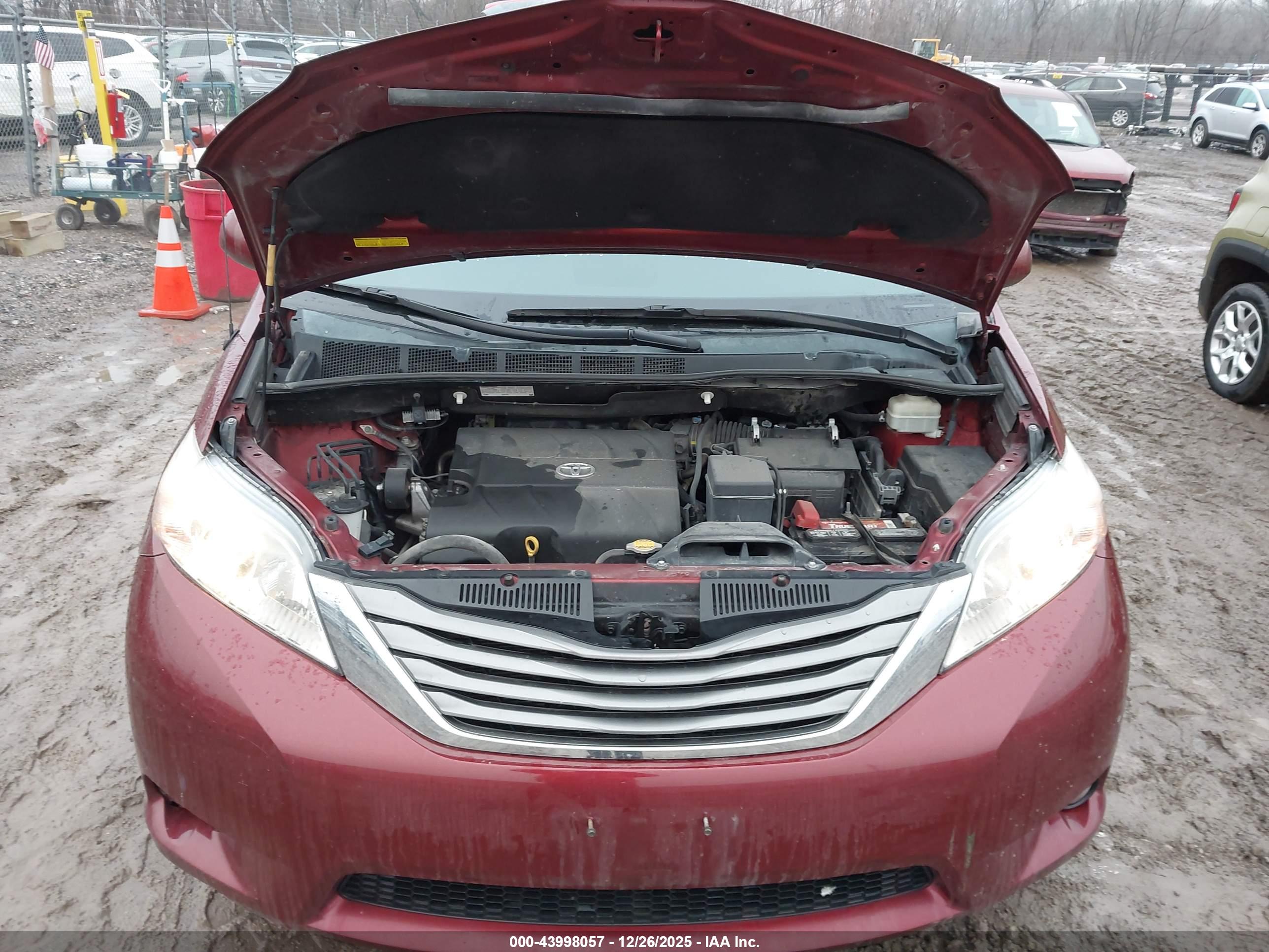 TOYOTA SIENNA image 10