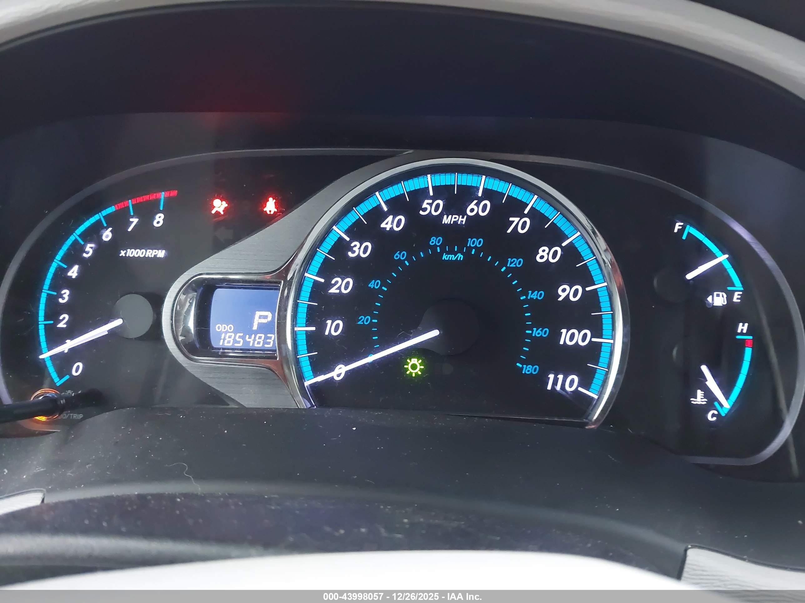 TOYOTA SIENNA image 7