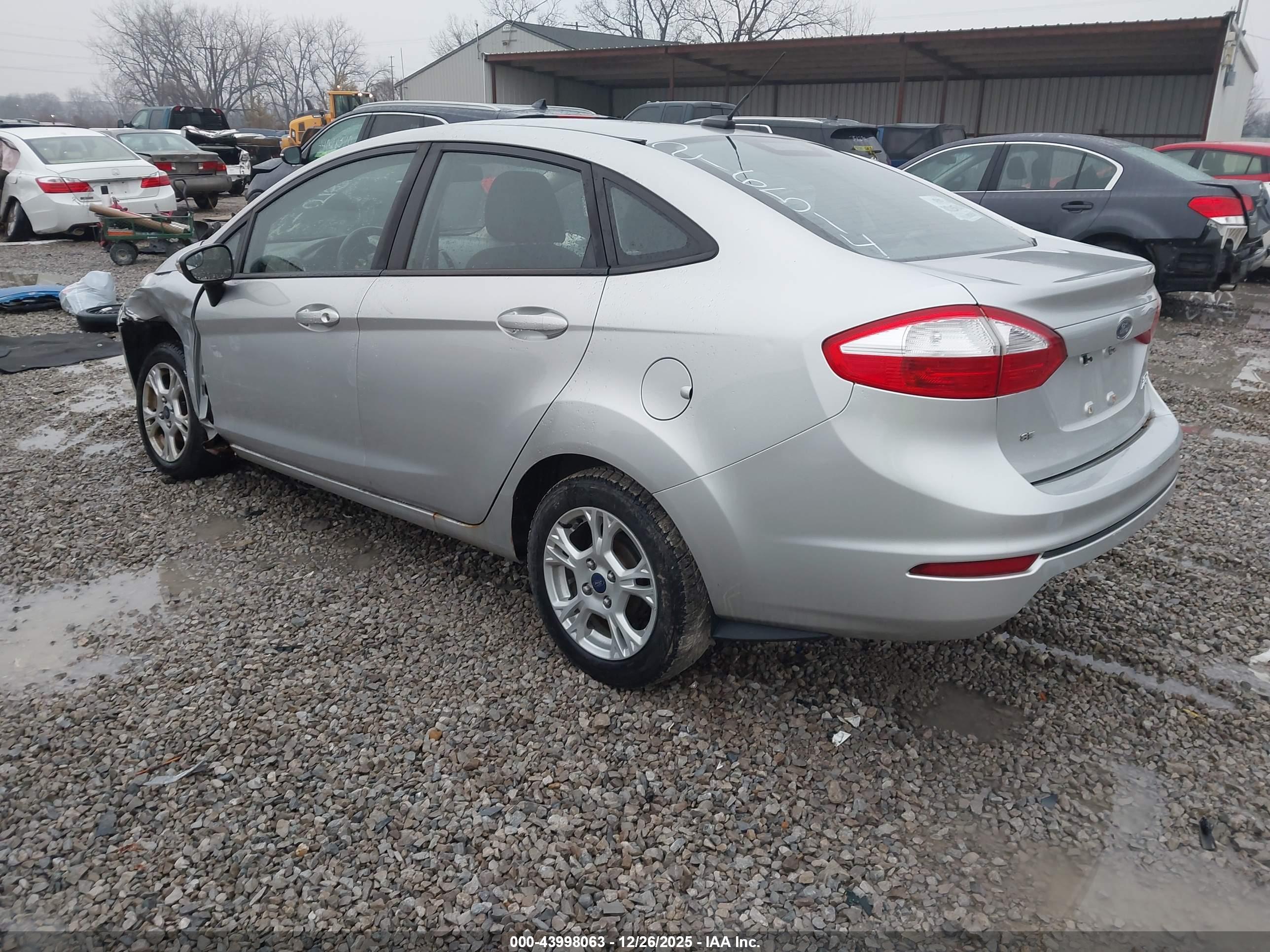 FORD FIESTA image 3