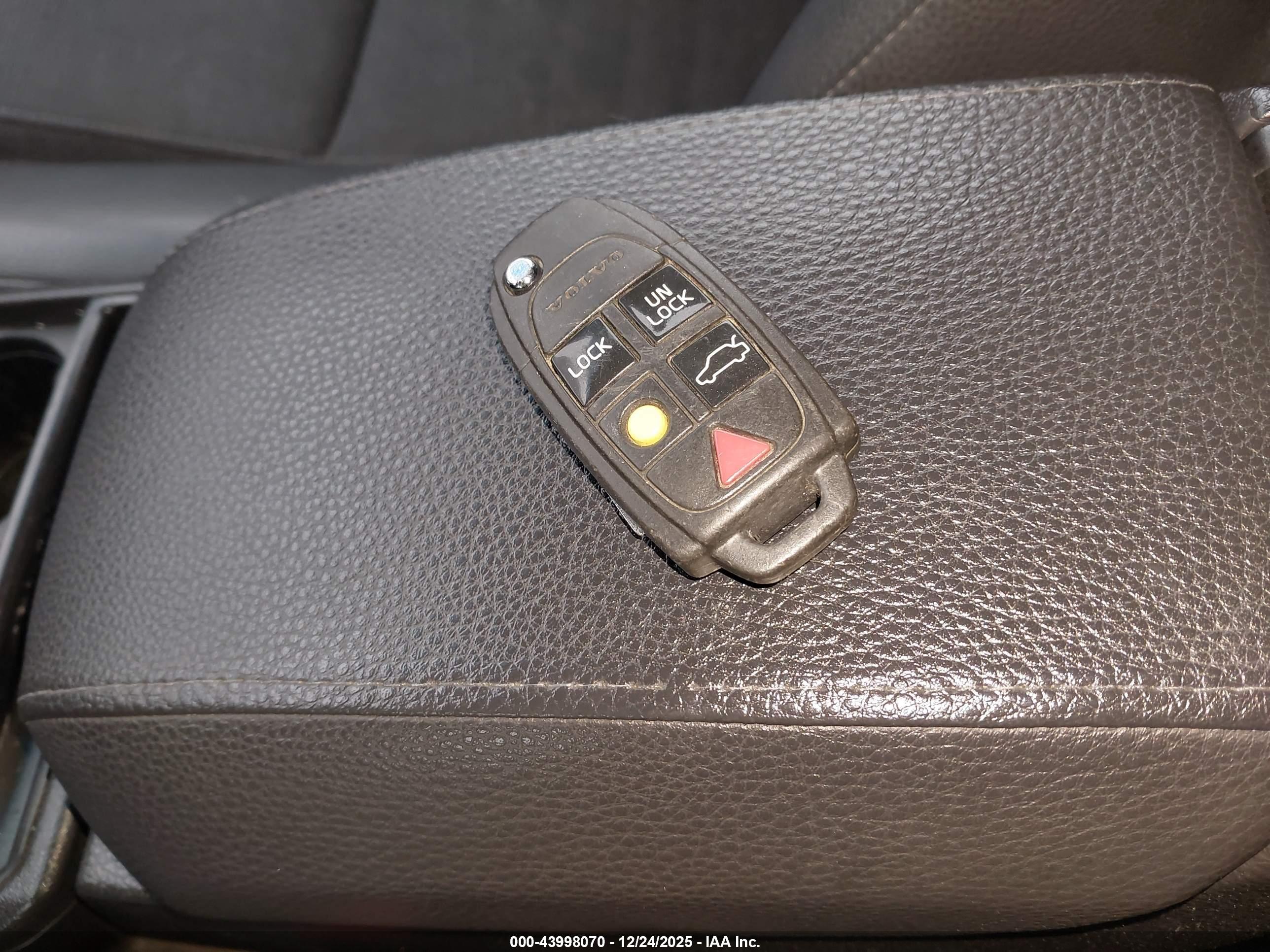 VOLVO XC90 image 11