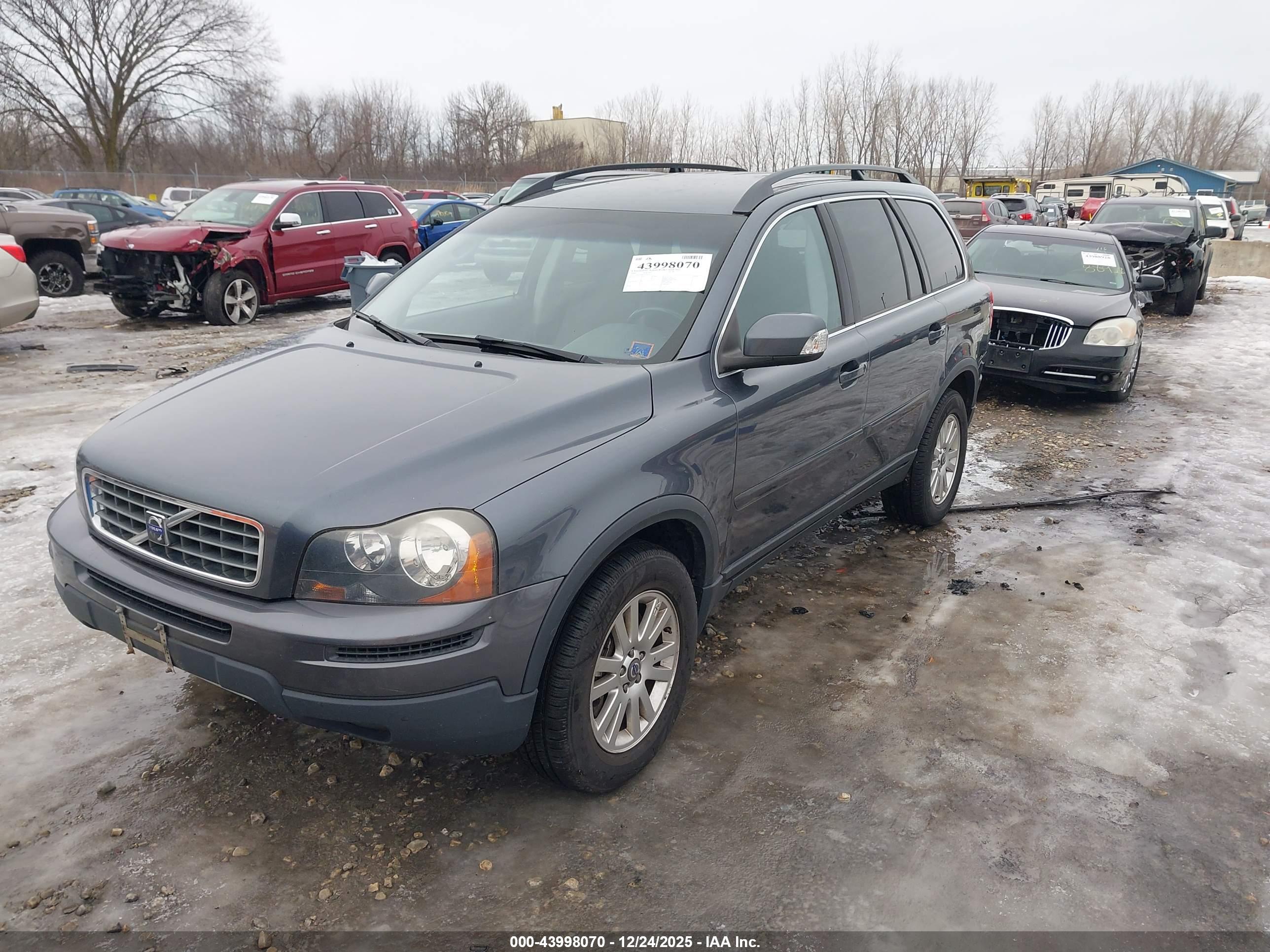 VOLVO XC90 image 2