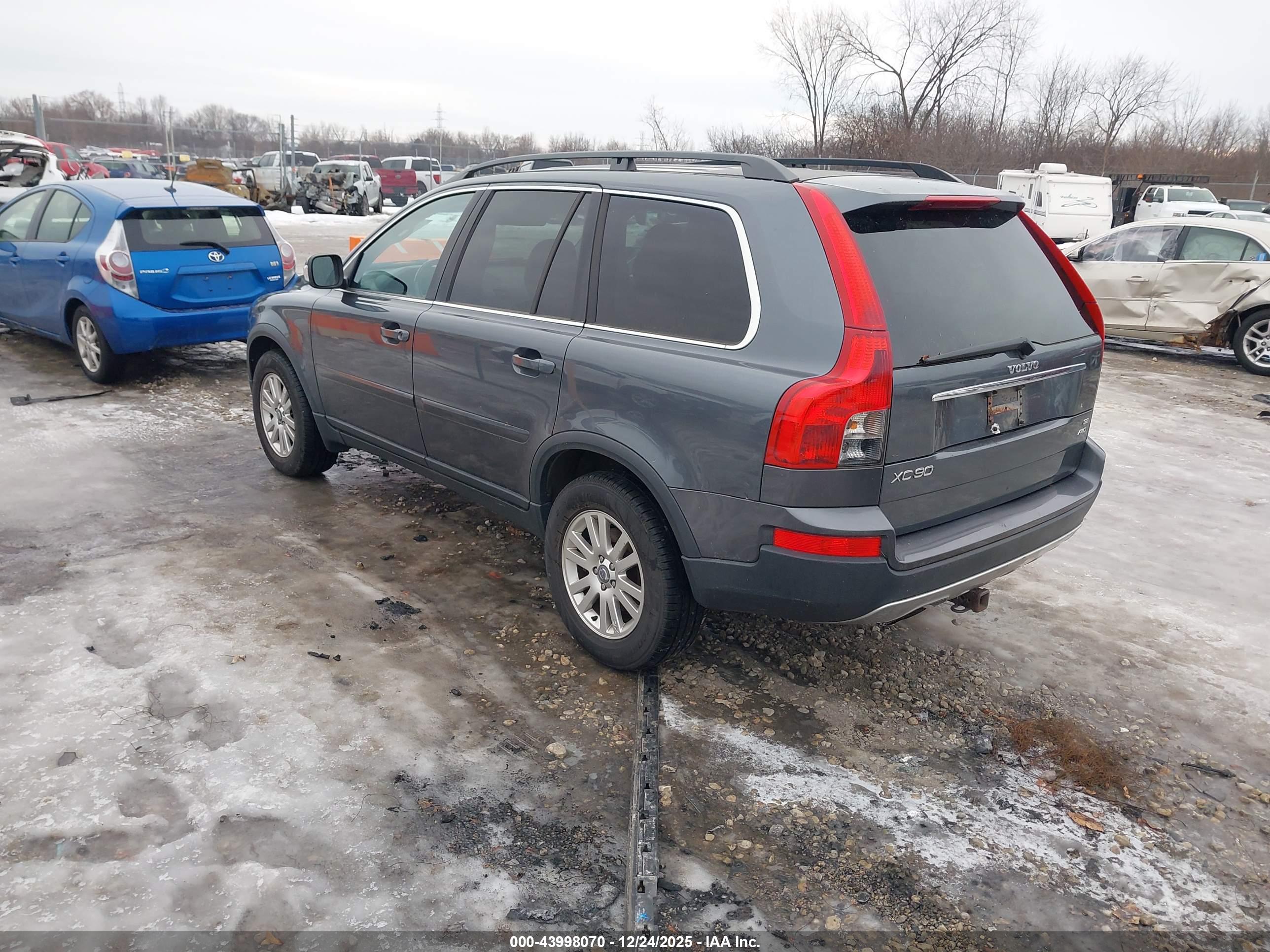 VOLVO XC90 image 3