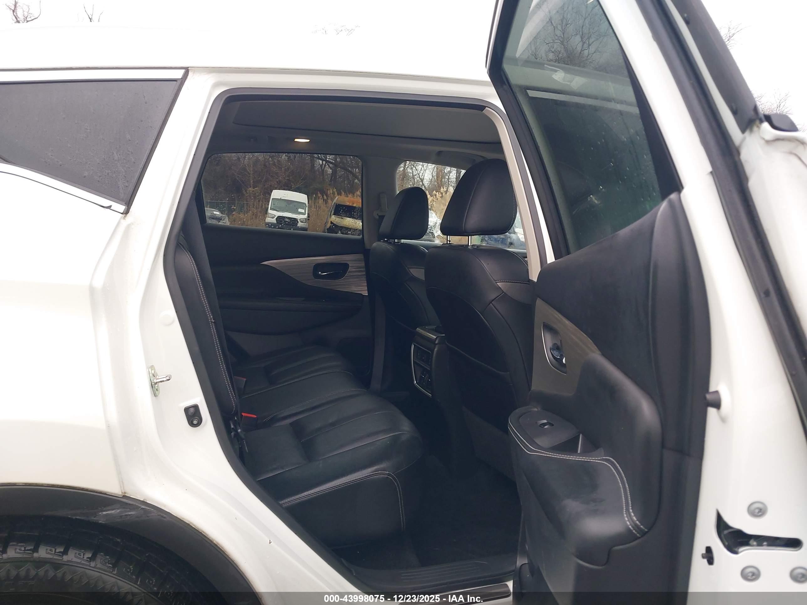 NISSAN MURANO image 8