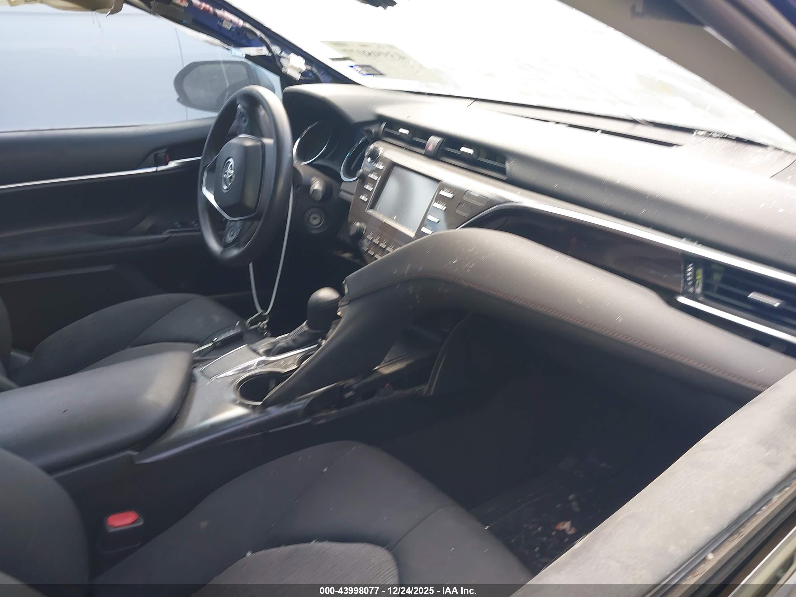 TOYOTA CAMRY image 5