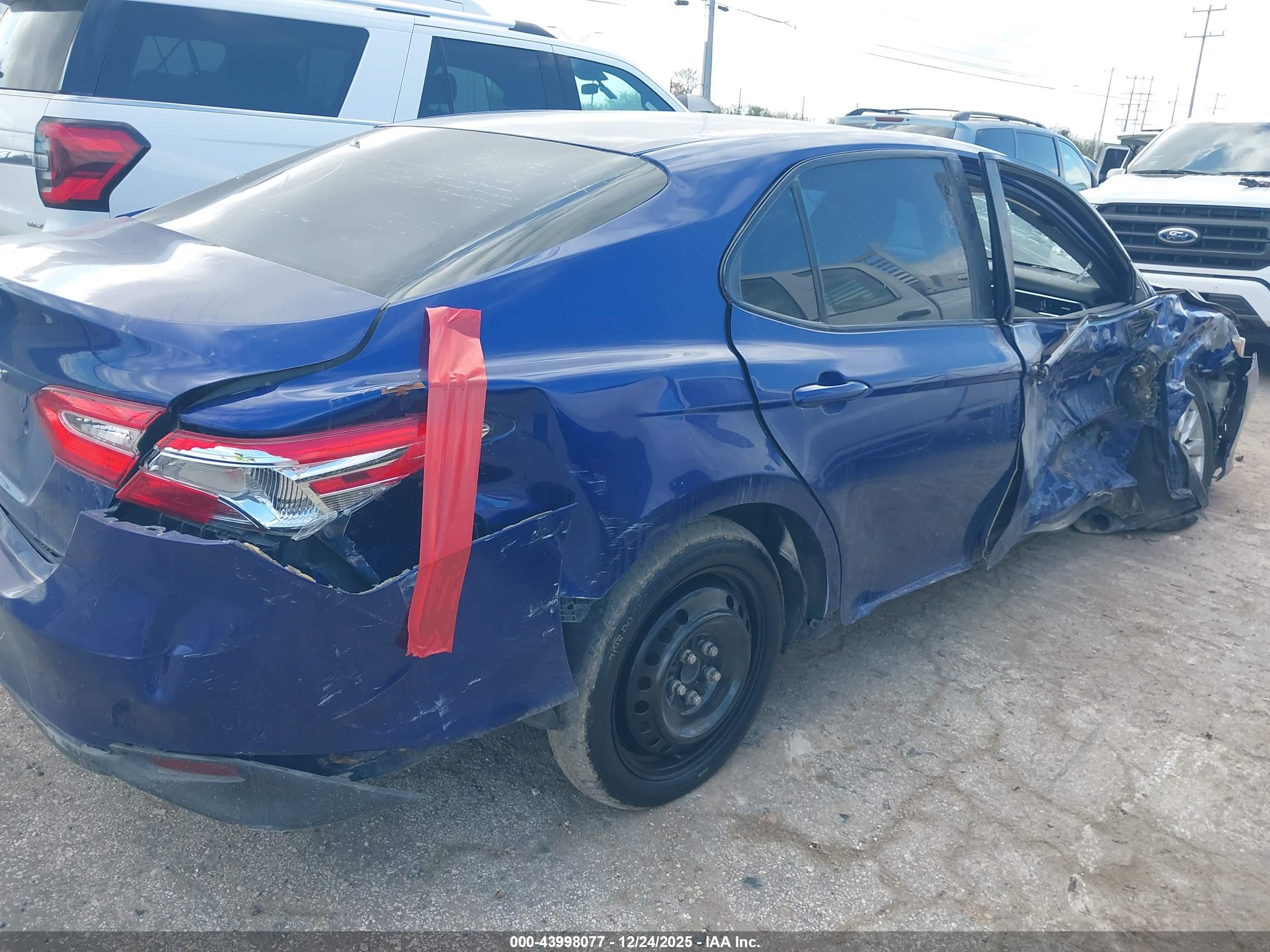 TOYOTA CAMRY image 6