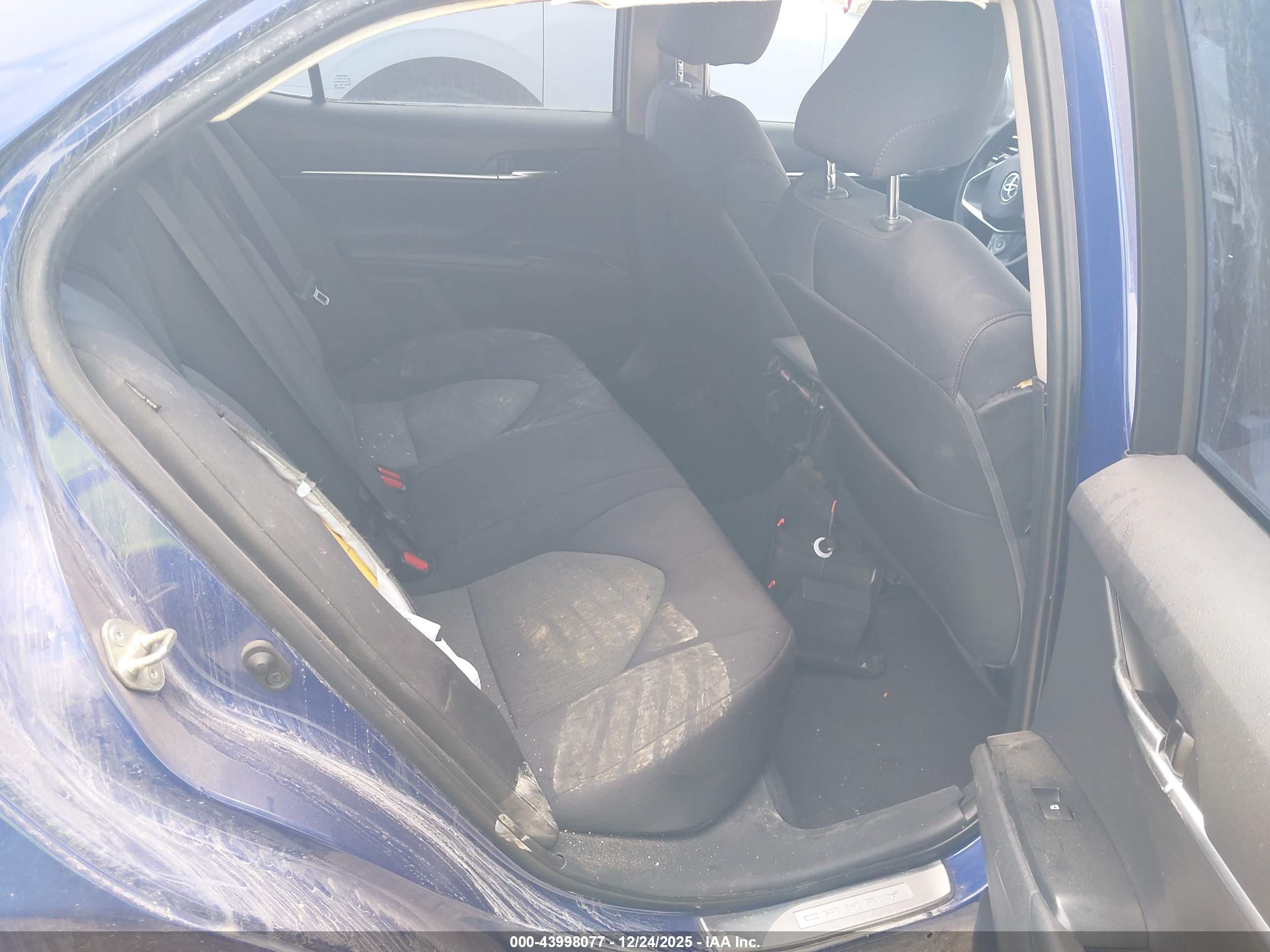 TOYOTA CAMRY image 8