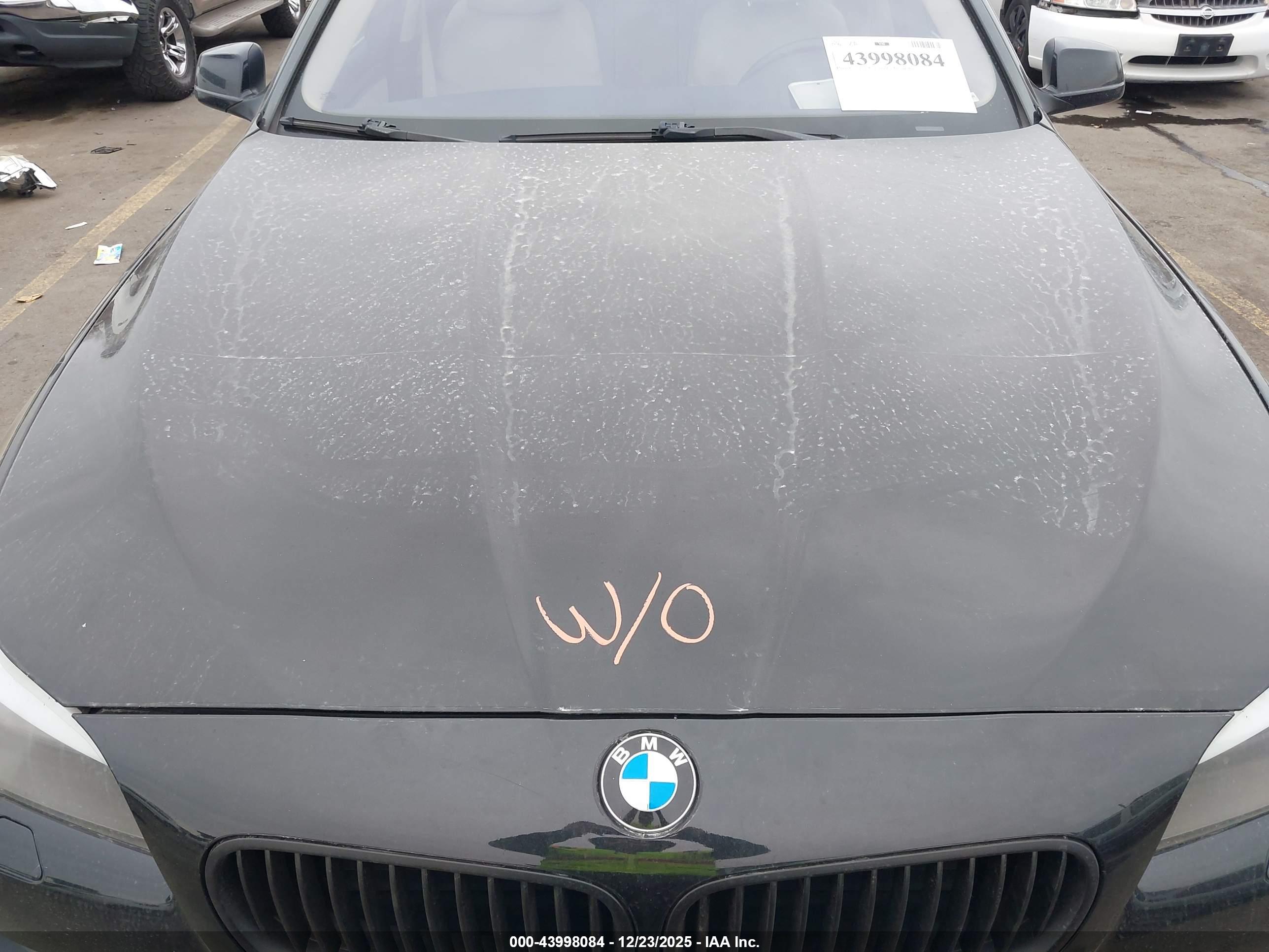 BMW 550I image 10