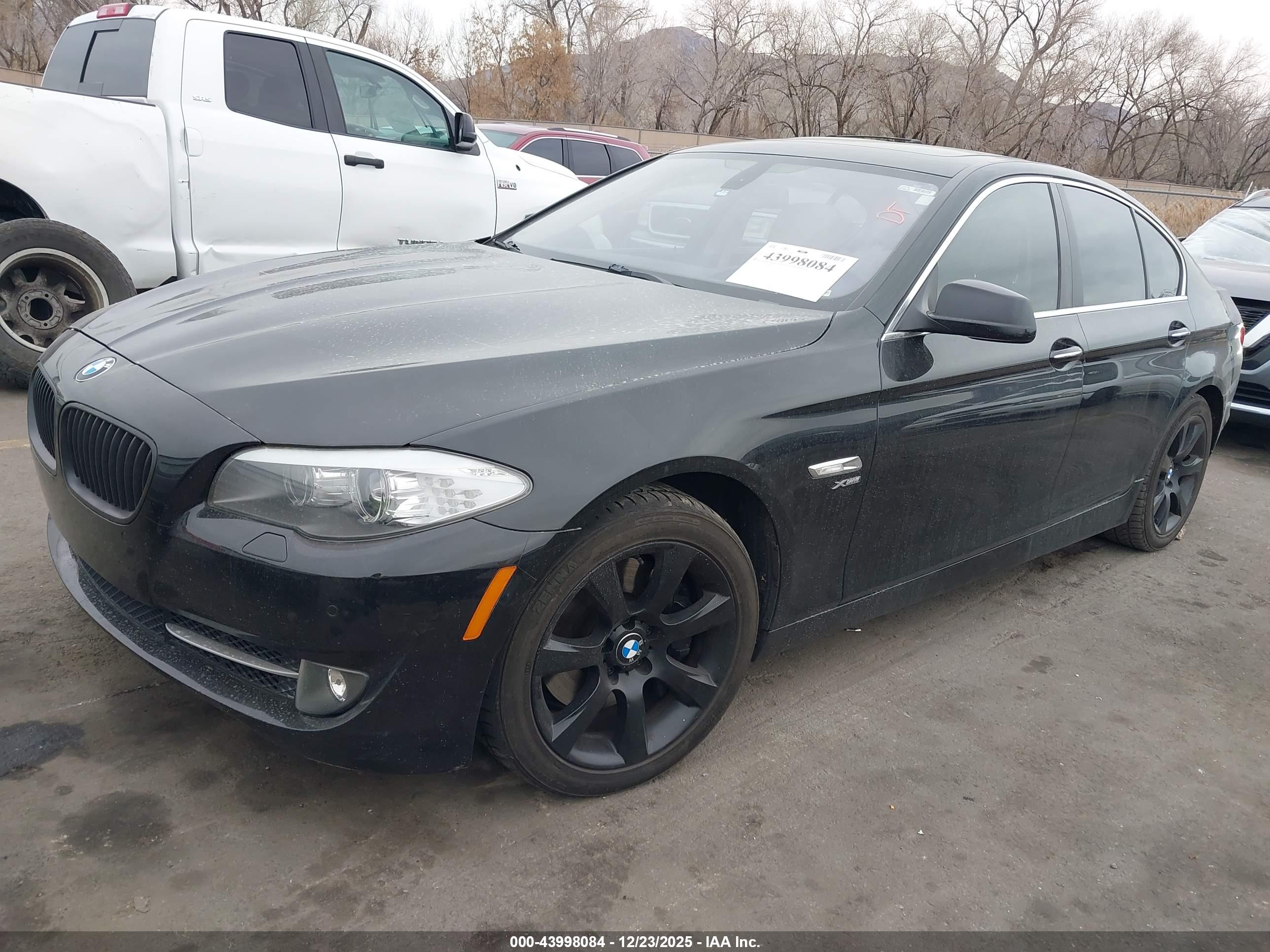 BMW 550I image 2