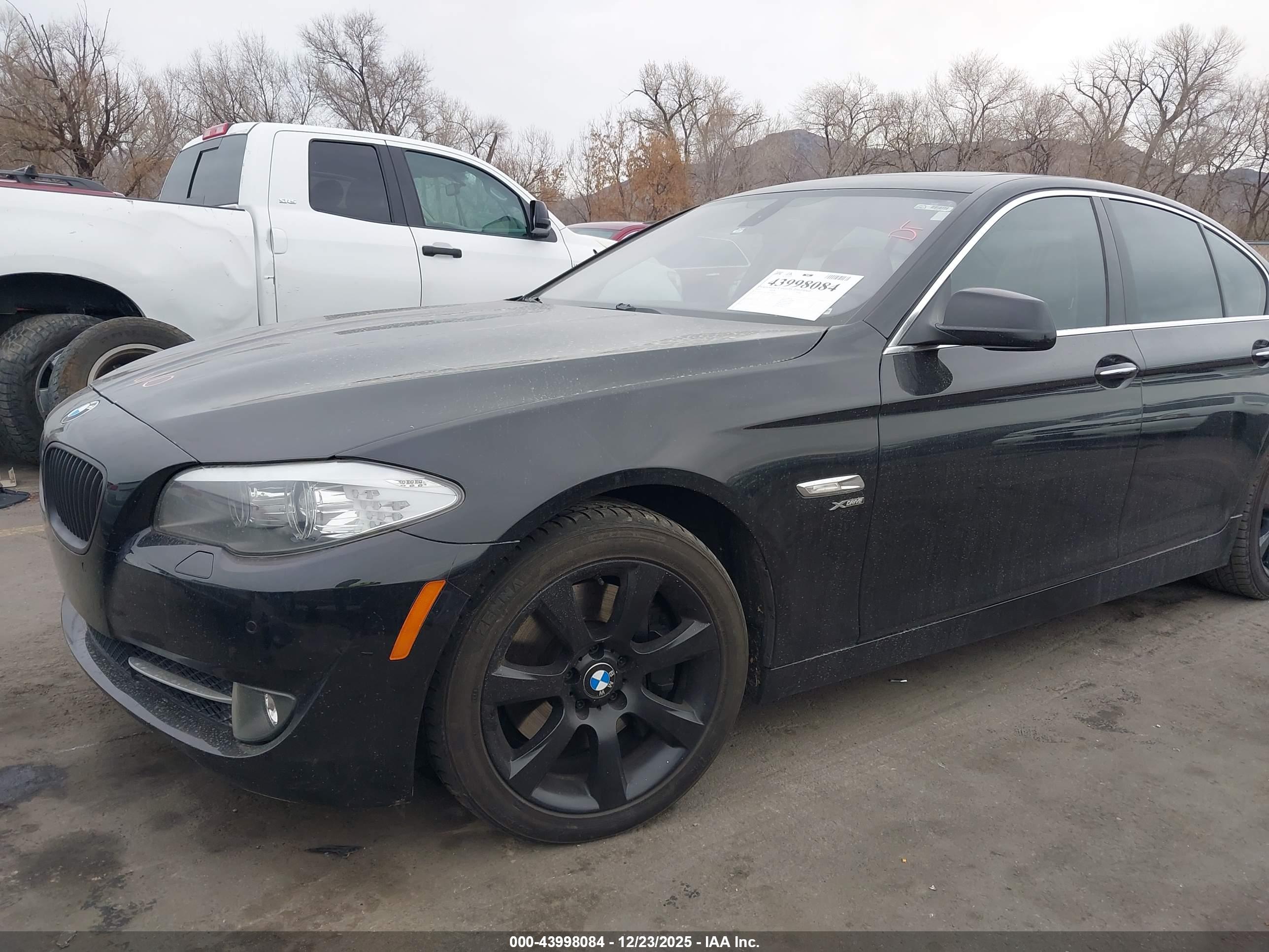 BMW 550I image 6