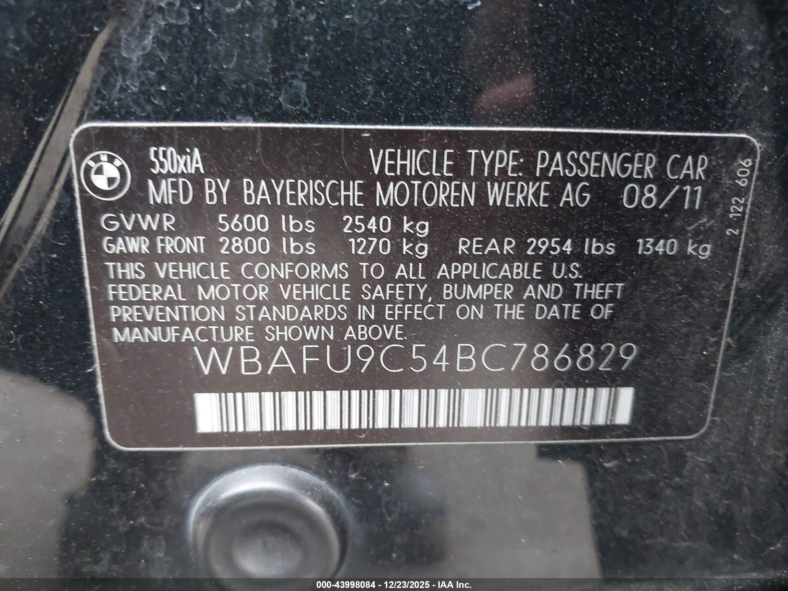 BMW 550I image 9