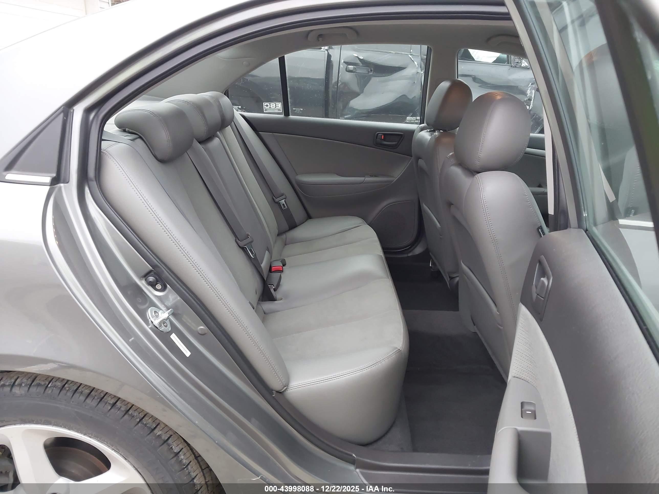 HYUNDAI SONATA image 8