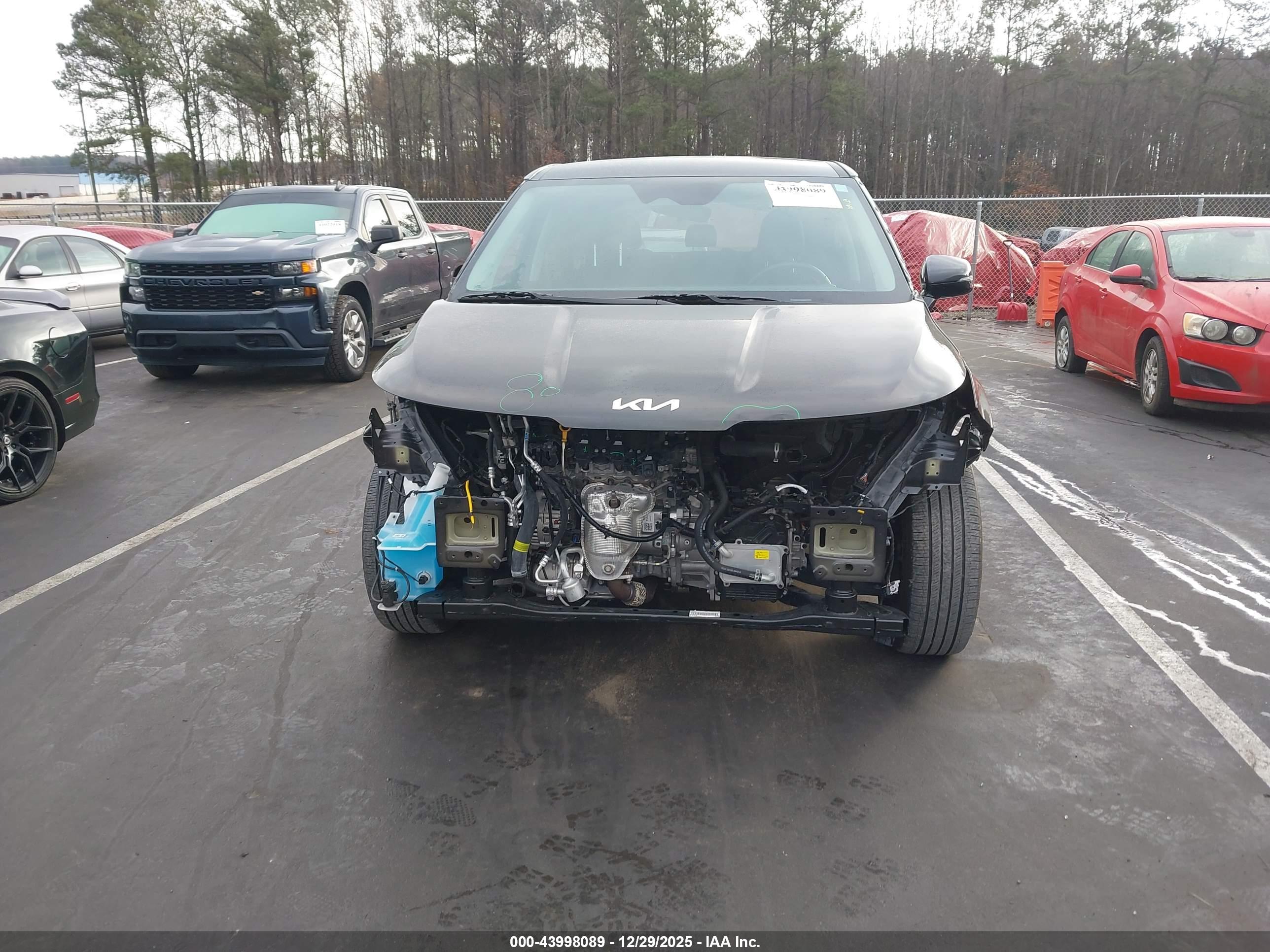 KIA CARNIVAL image 6