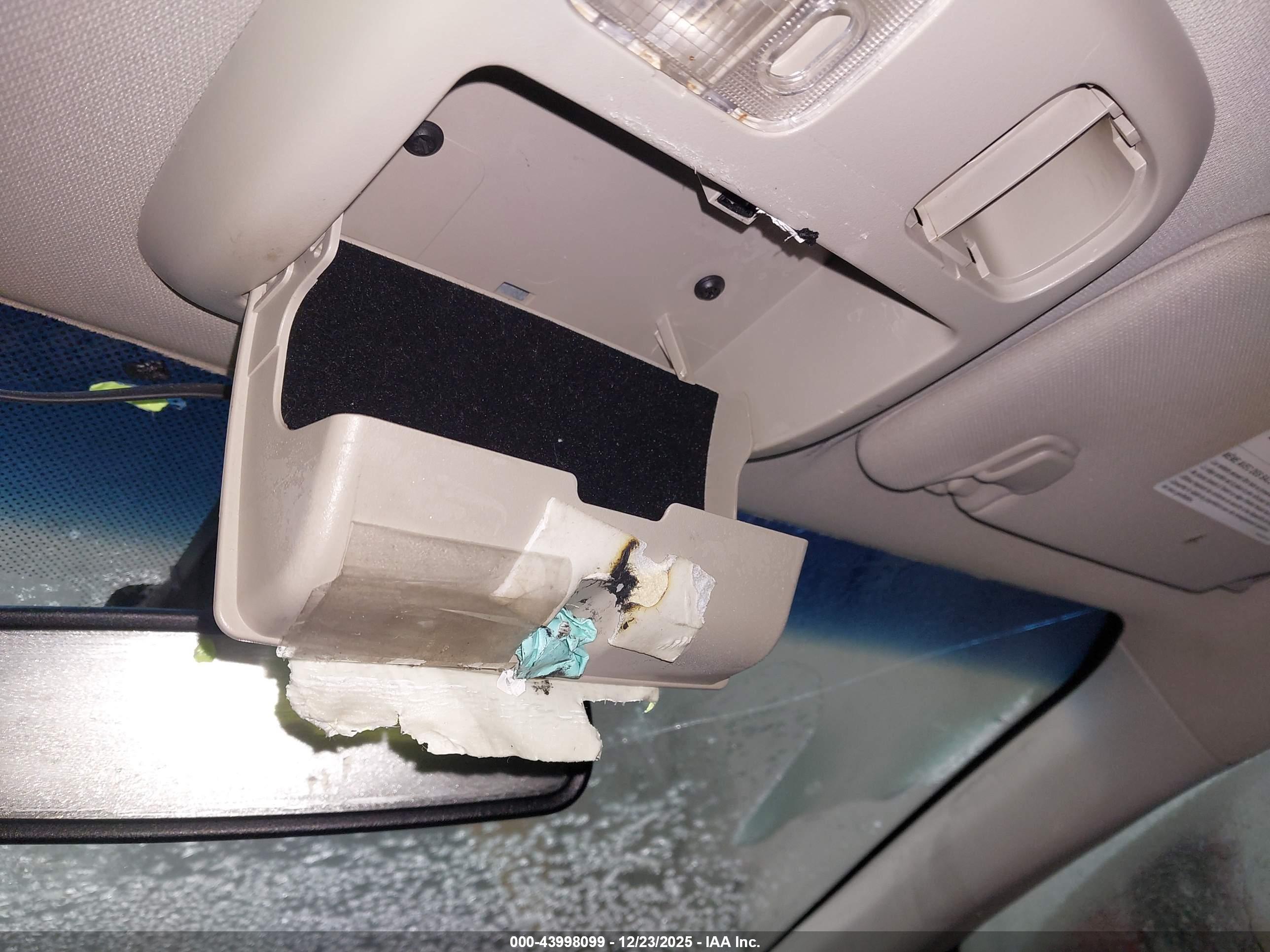 FORD FUSION image 6