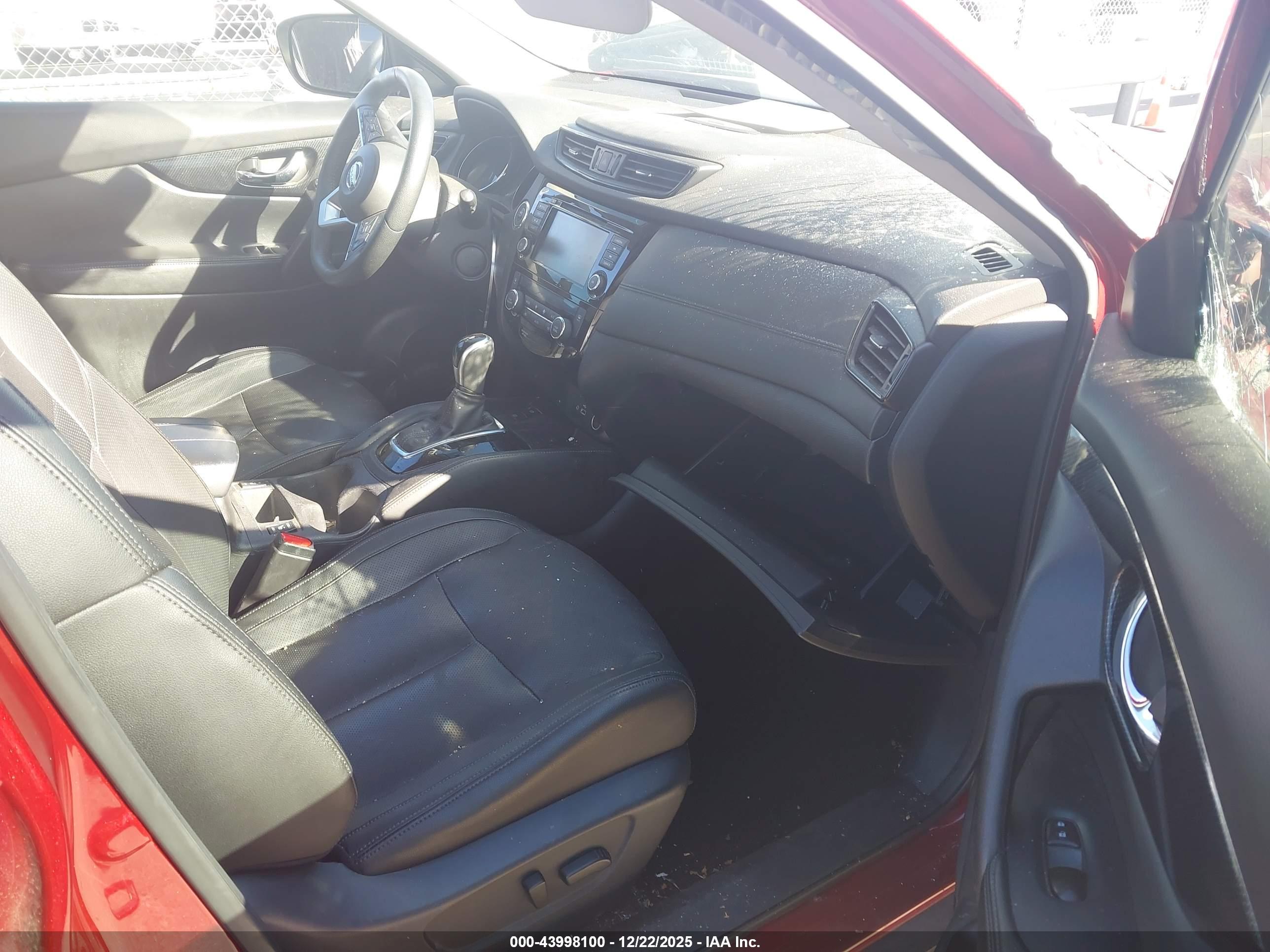 NISSAN ROGUE image 5