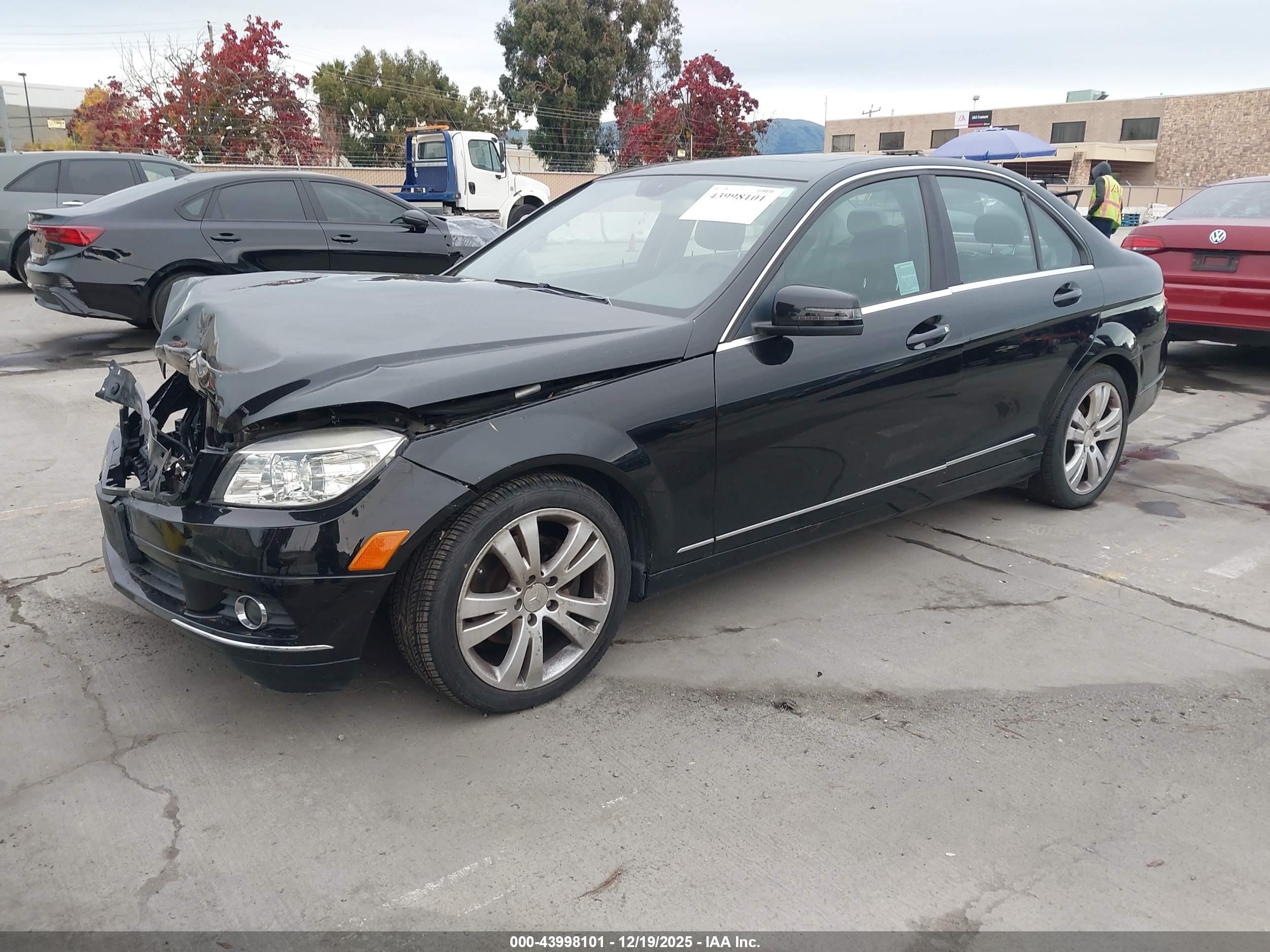MERCEDES-BENZ C image 2