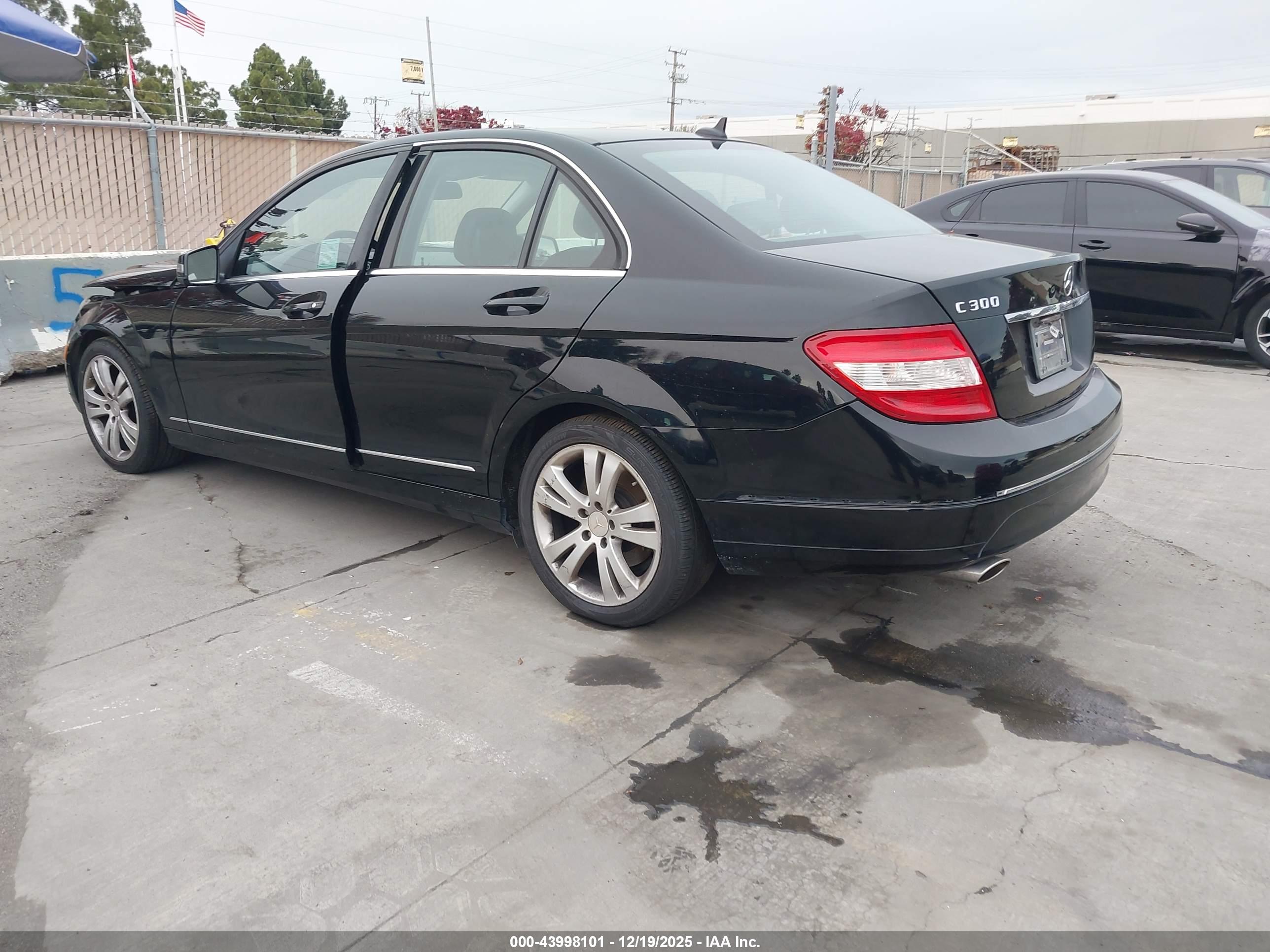 MERCEDES-BENZ C image 3