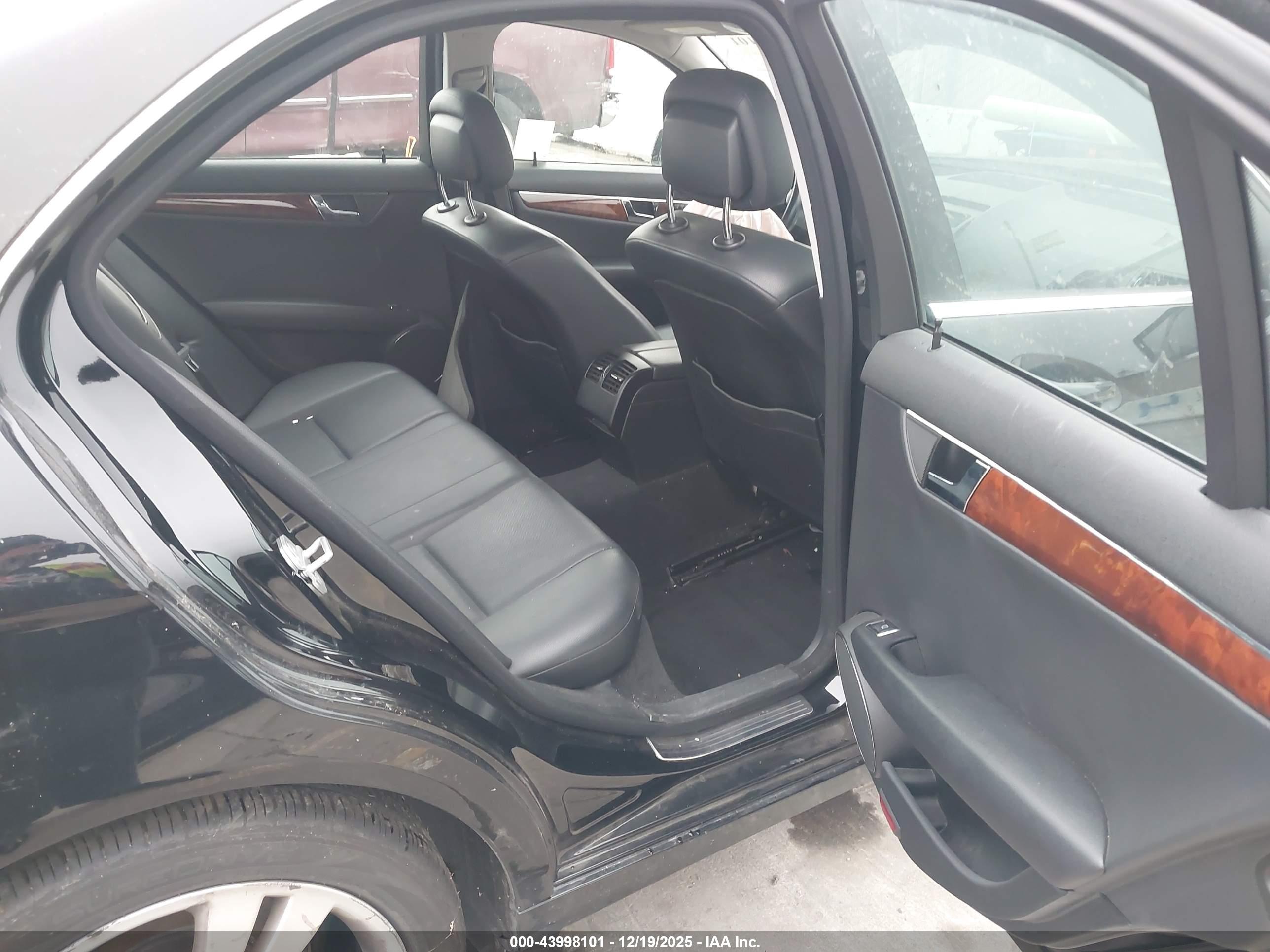MERCEDES-BENZ C image 8