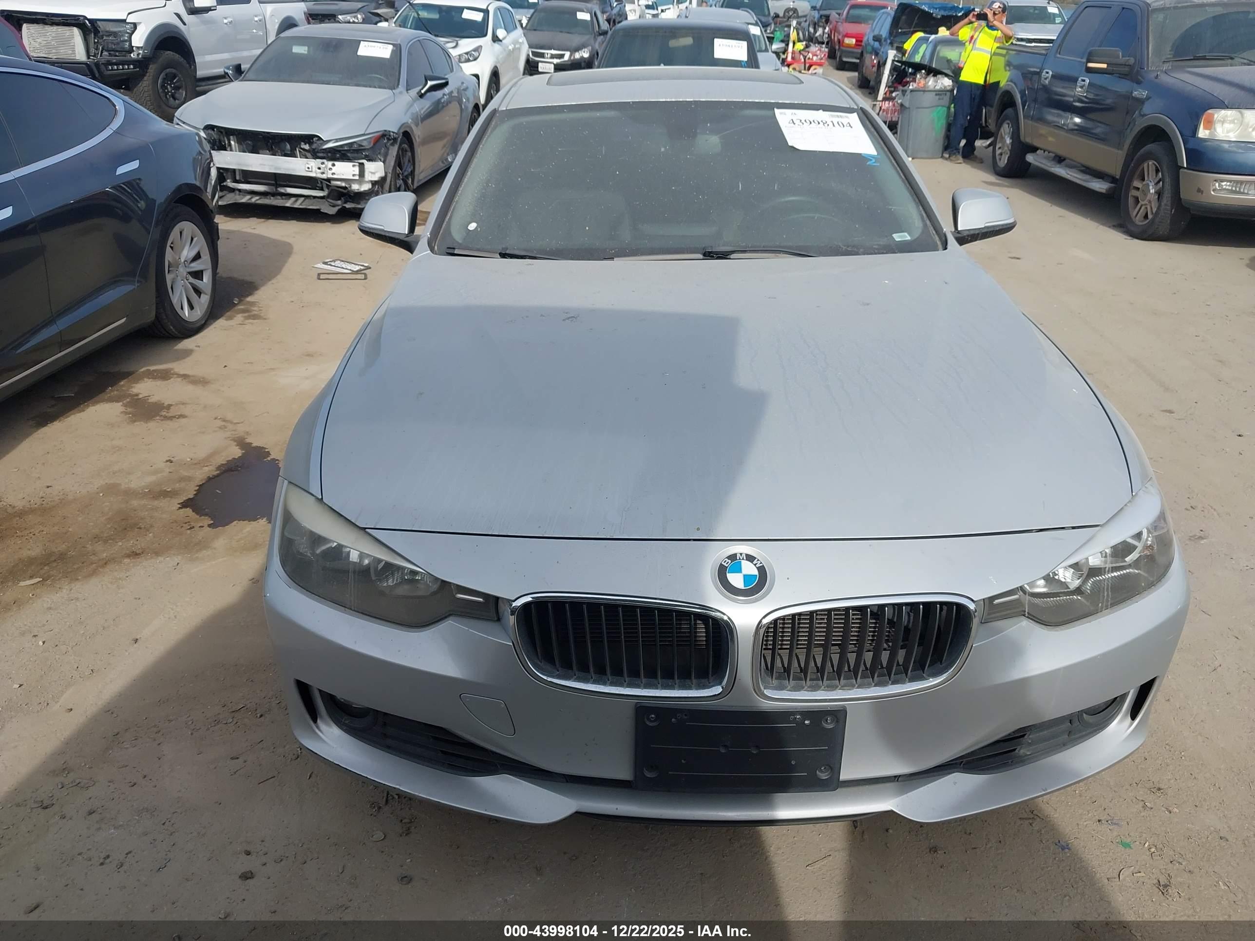 BMW 328I image 6
