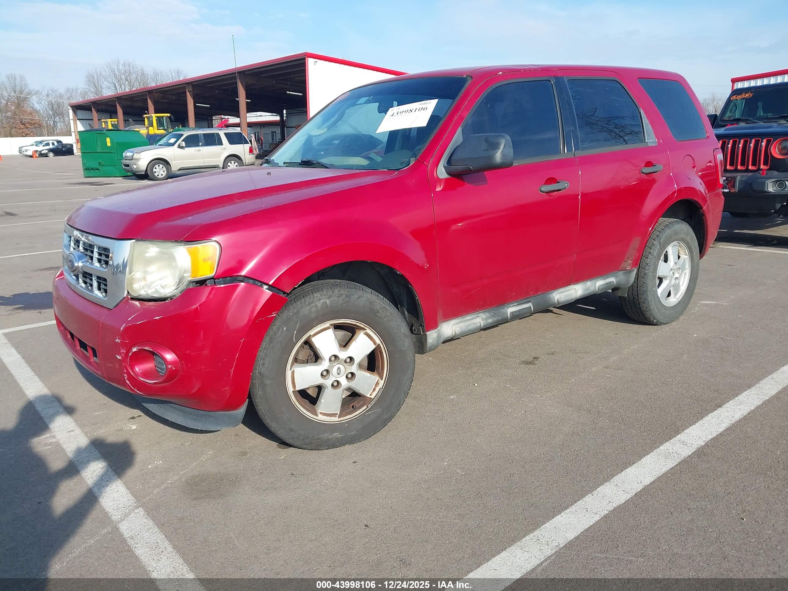 FORD ESCAPE image 2