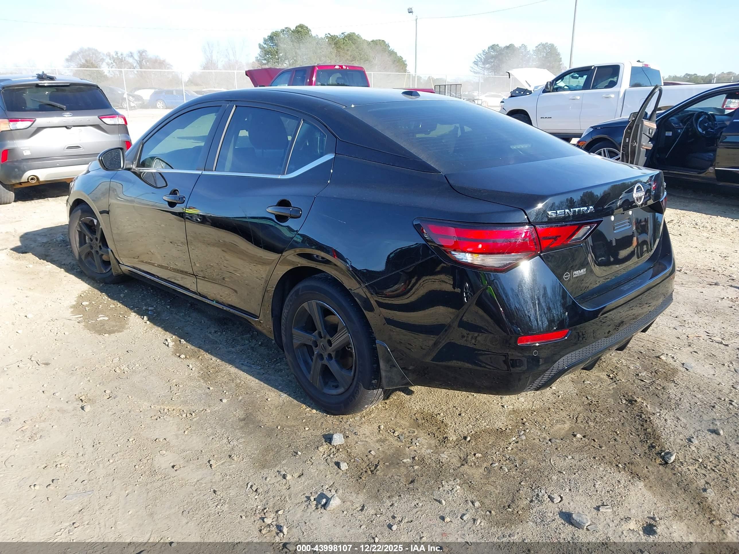 NISSAN SENTRA image 3