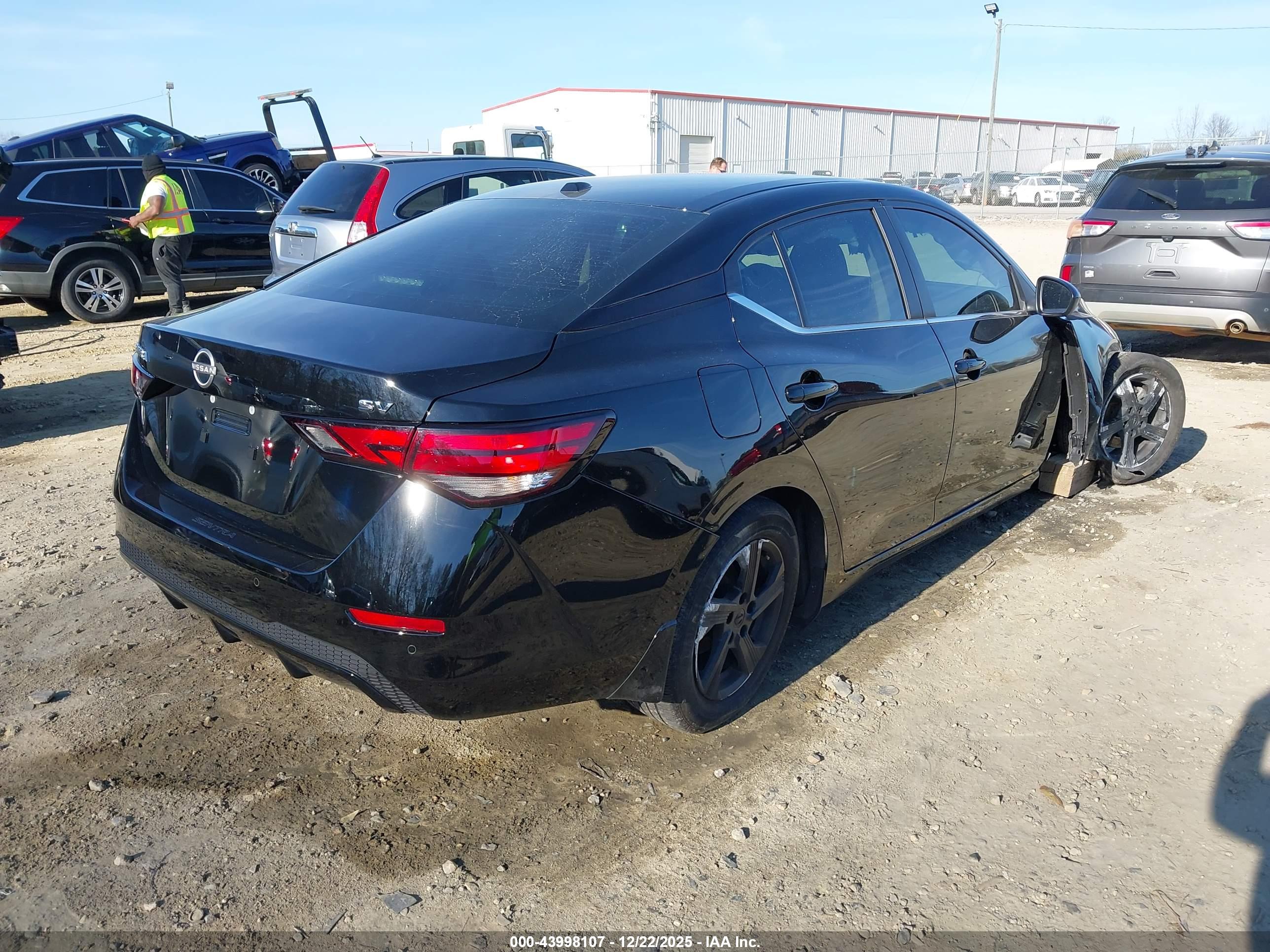 NISSAN SENTRA image 4