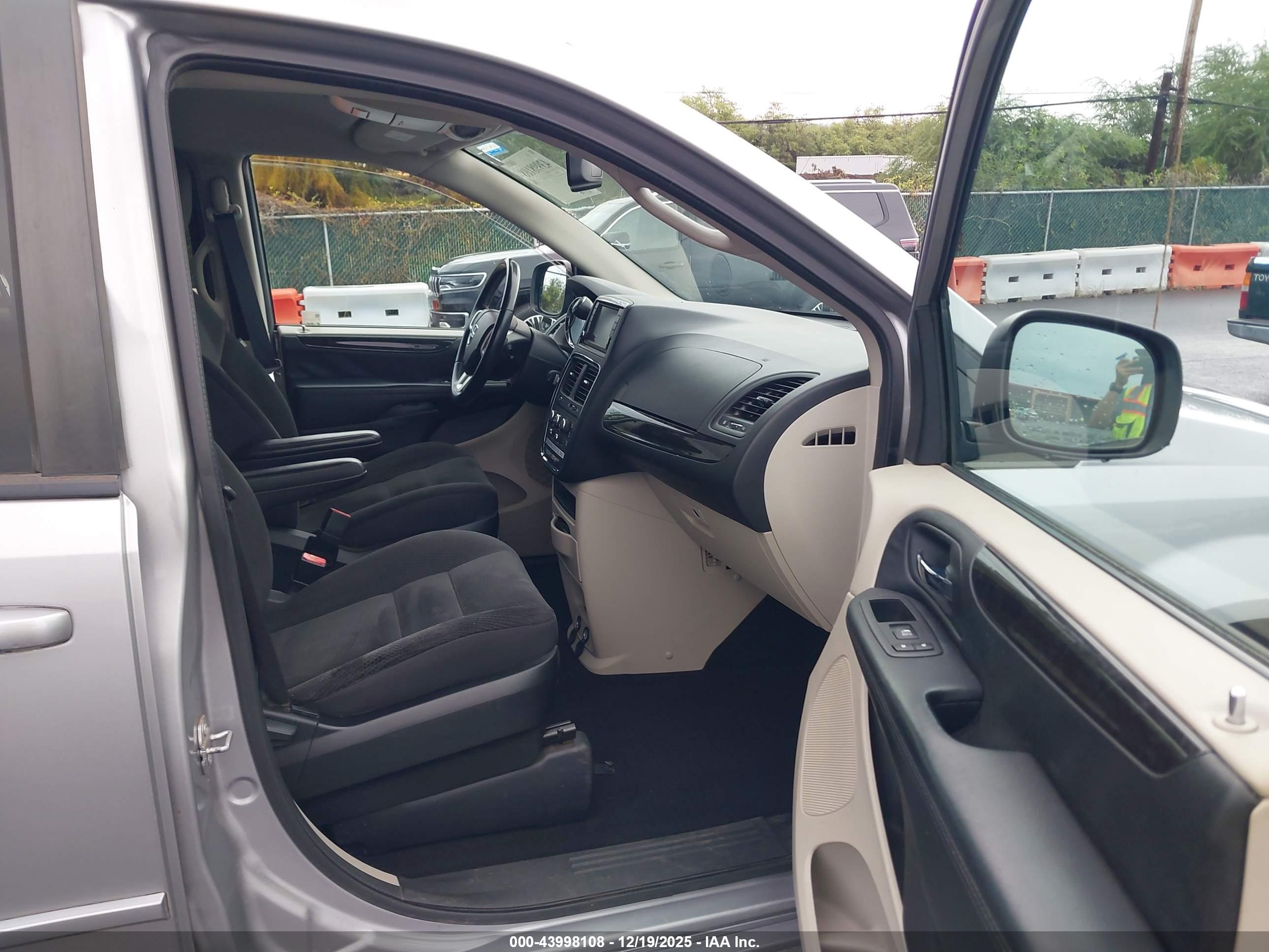 DODGE GRAND image 5