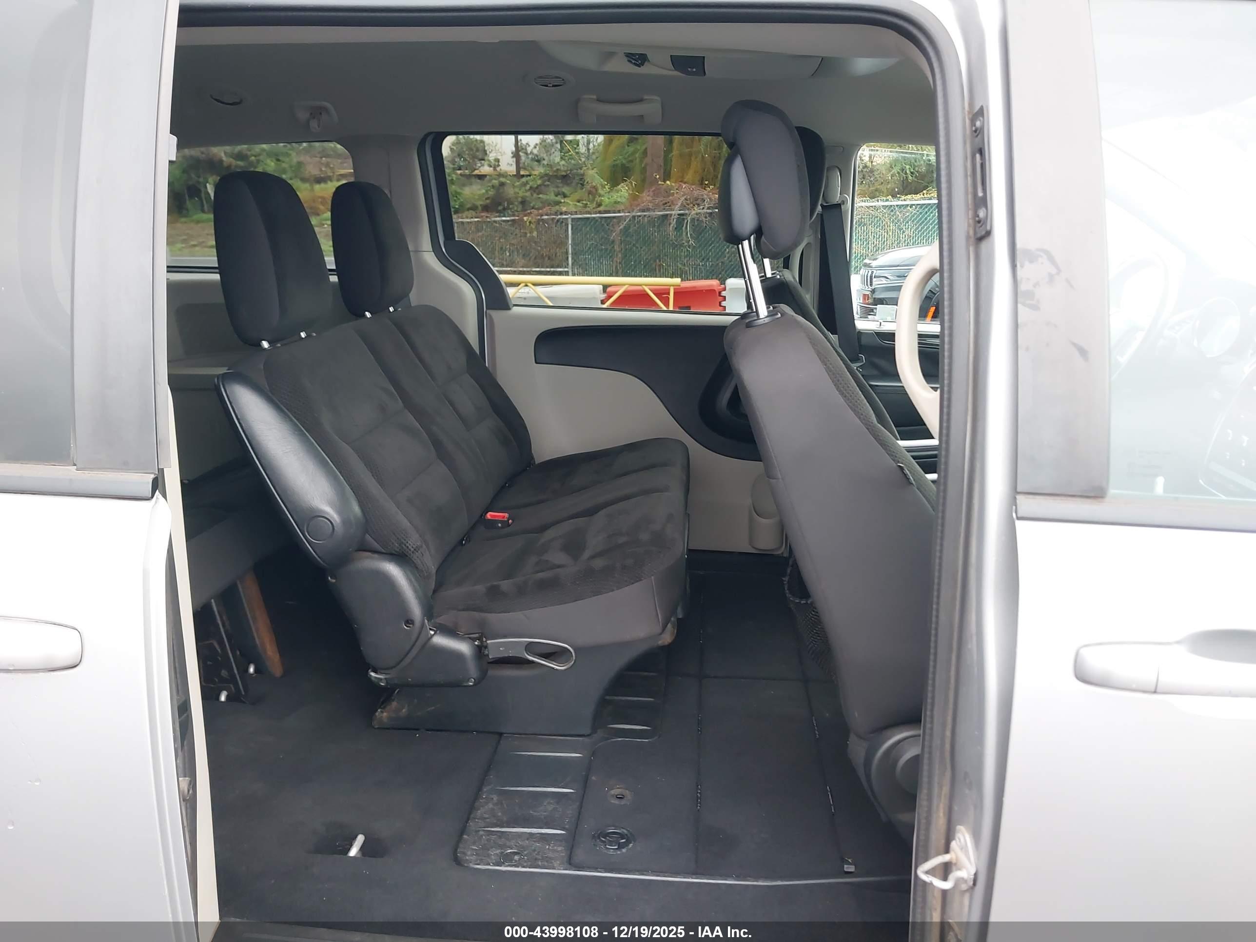 DODGE GRAND image 8