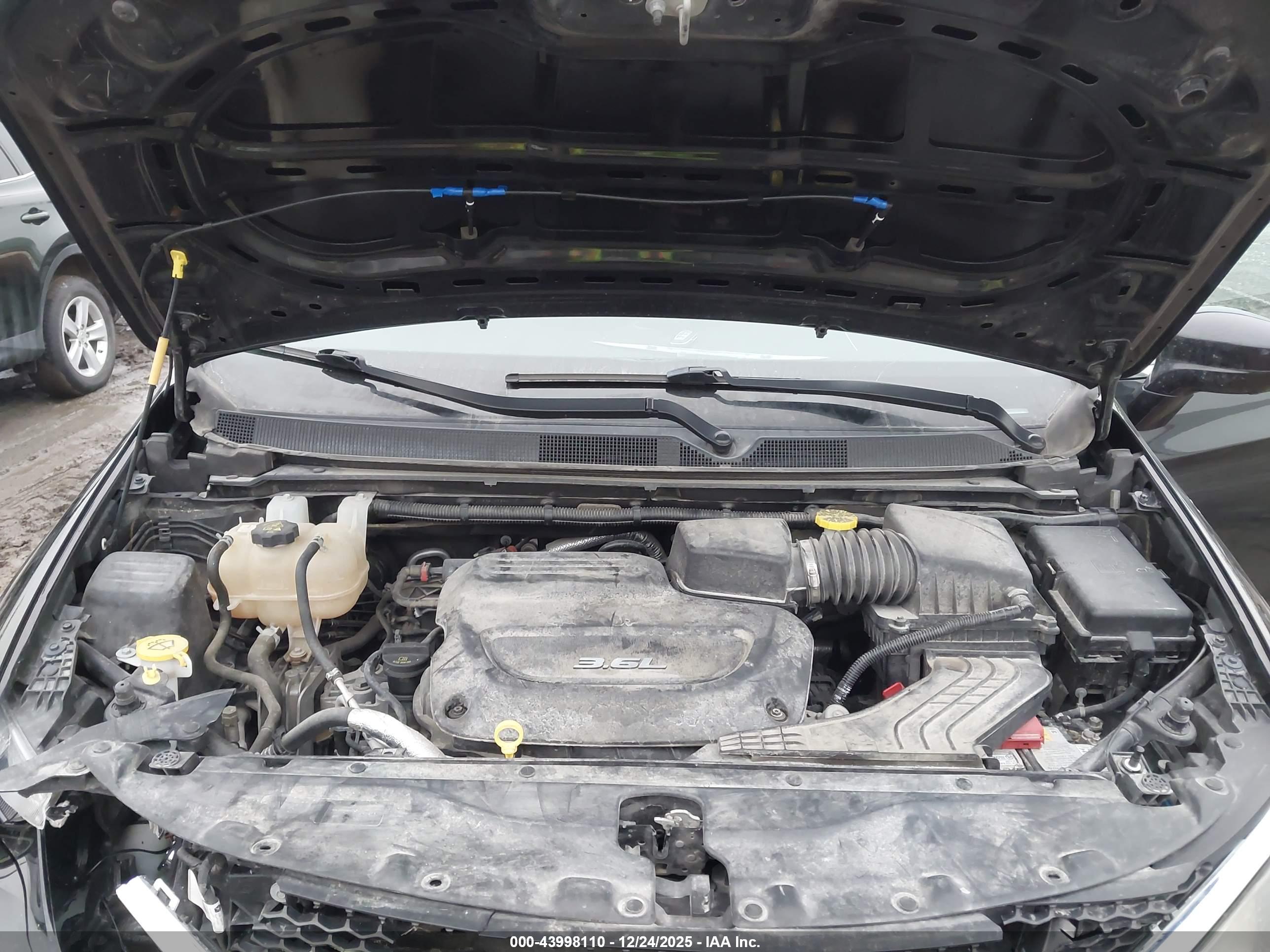 CHRYSLER PACIFICA image 10
