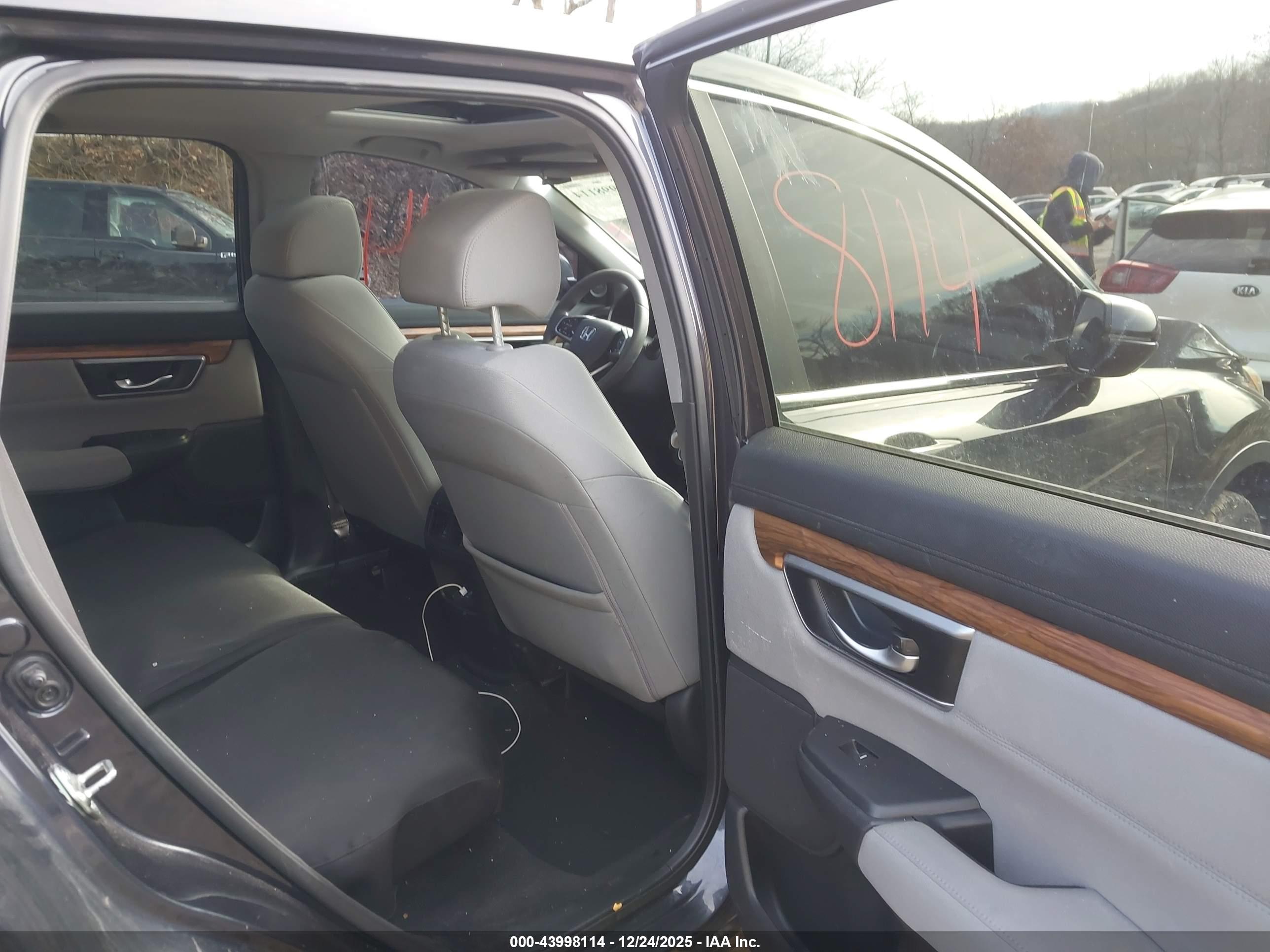 HONDA CR-V image 8