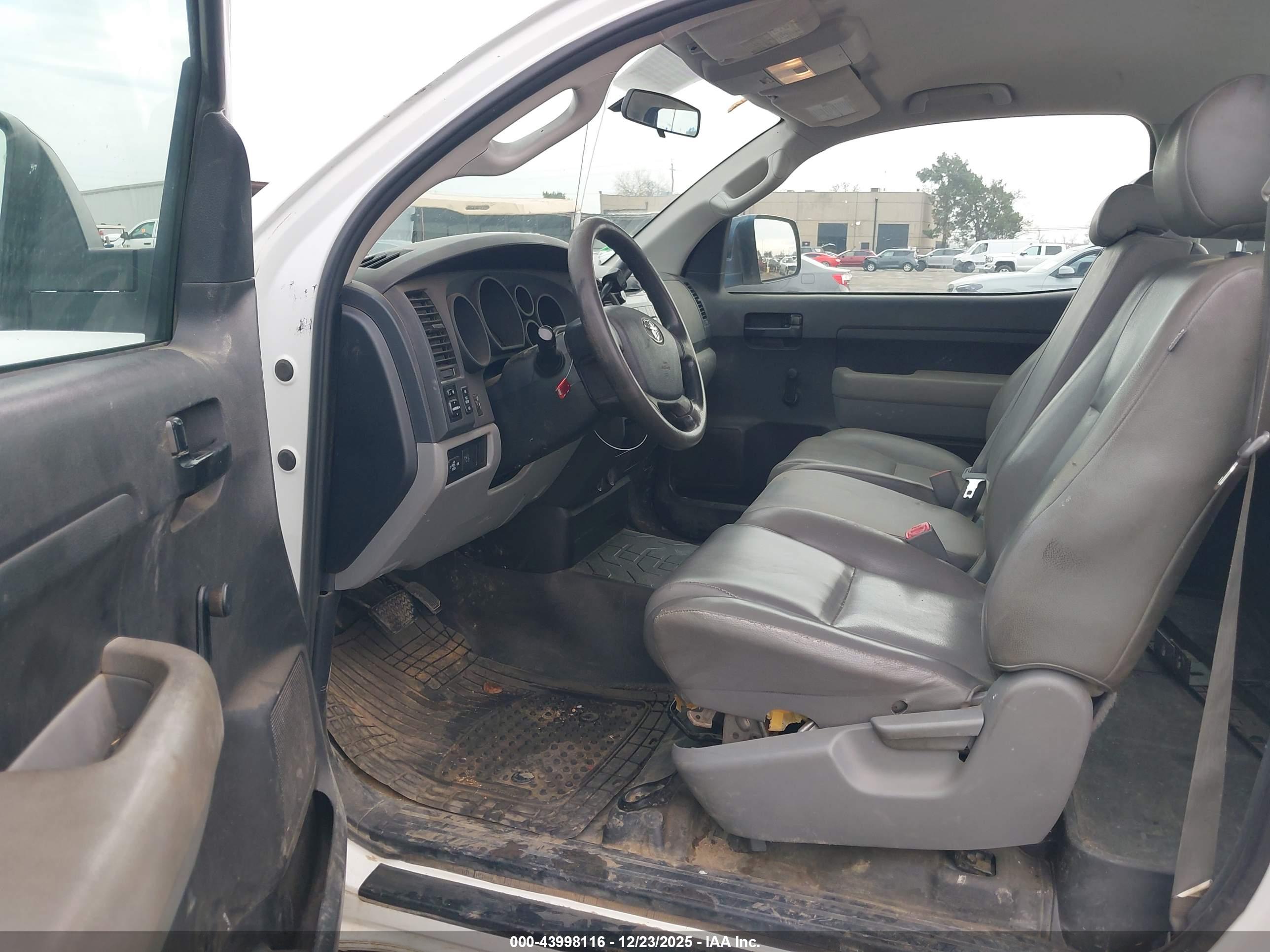 TOYOTA TUNDRA image 5
