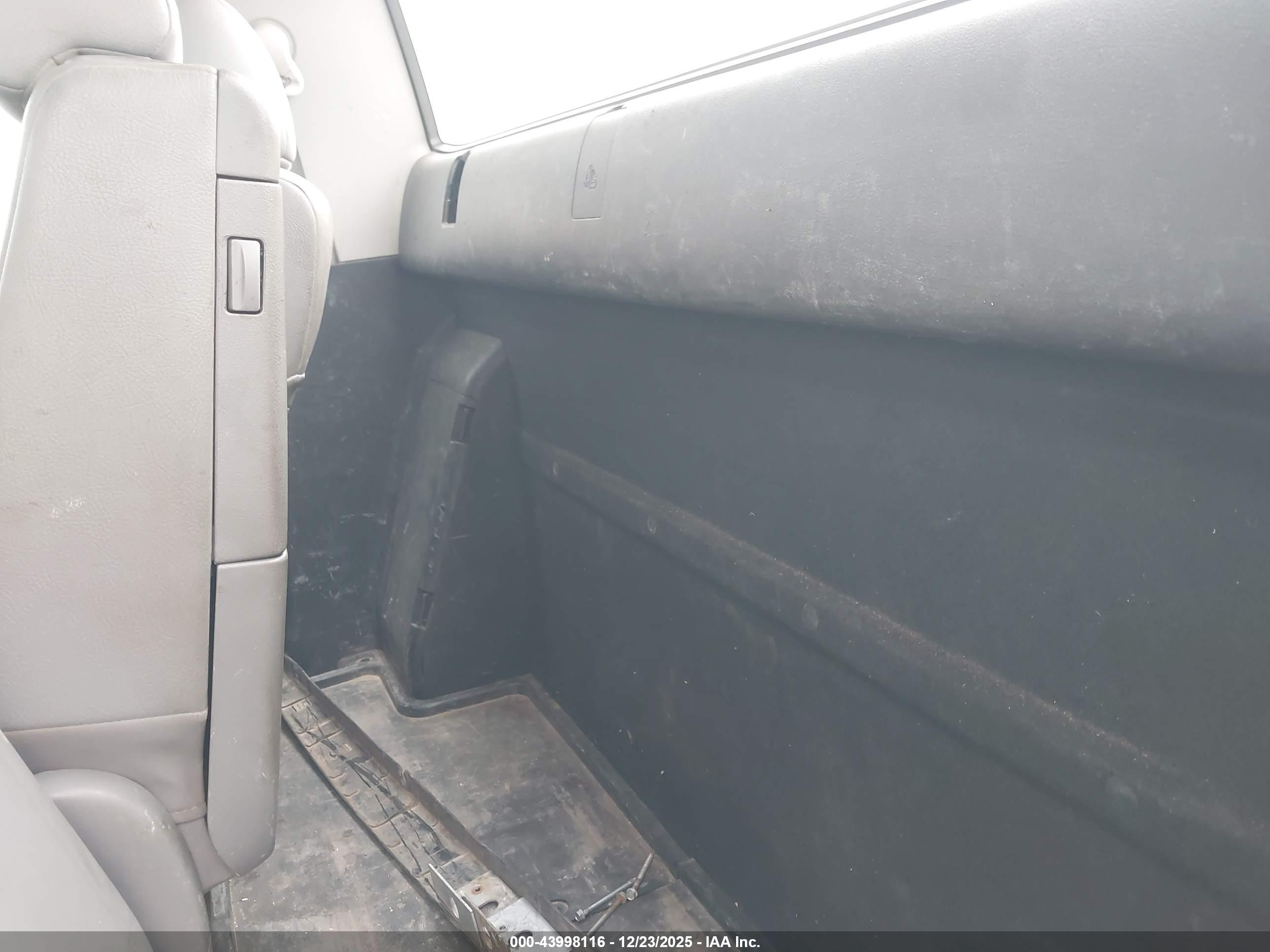TOYOTA TUNDRA image 8