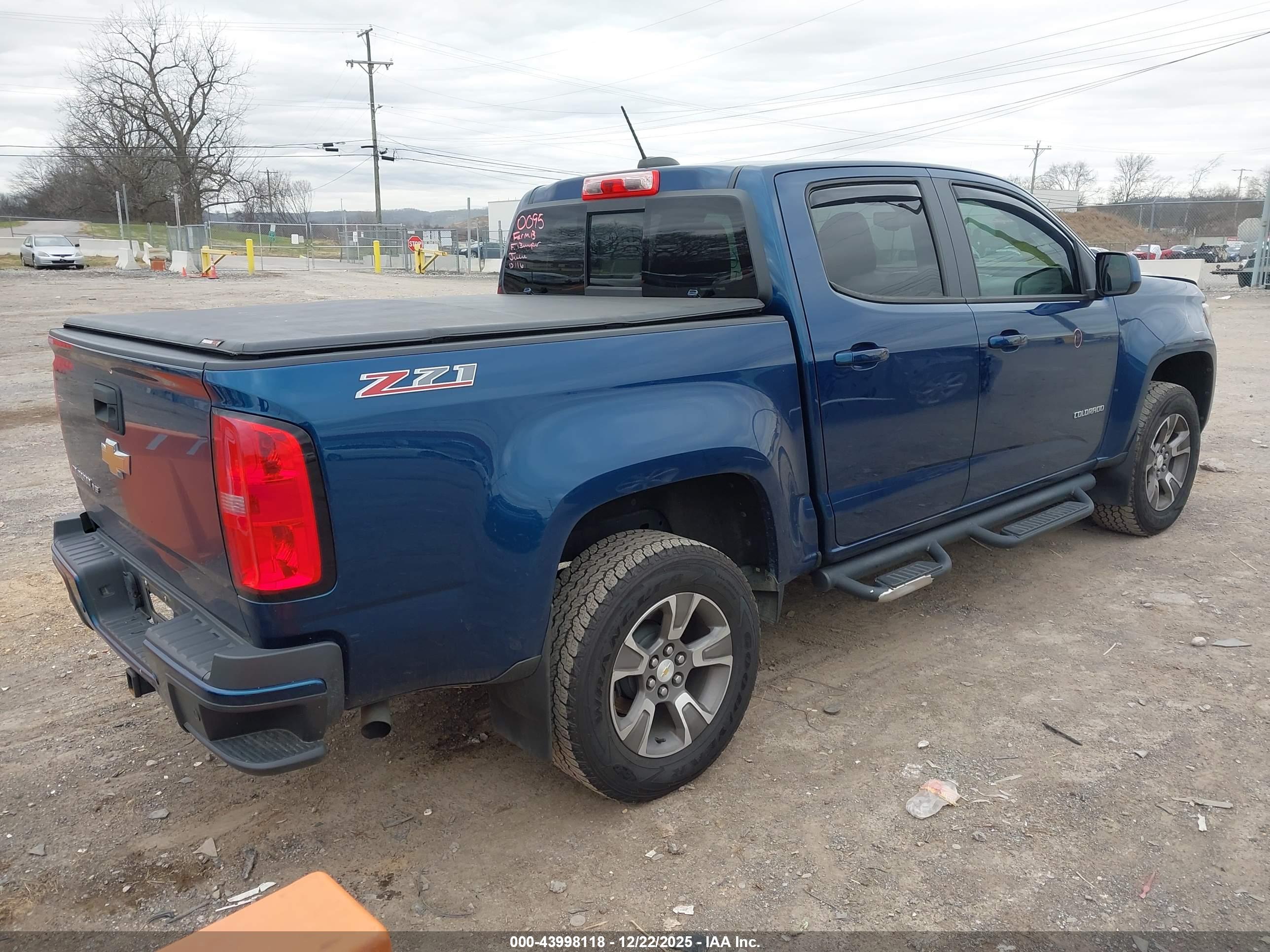 CHEVROLET COLORADO image 4
