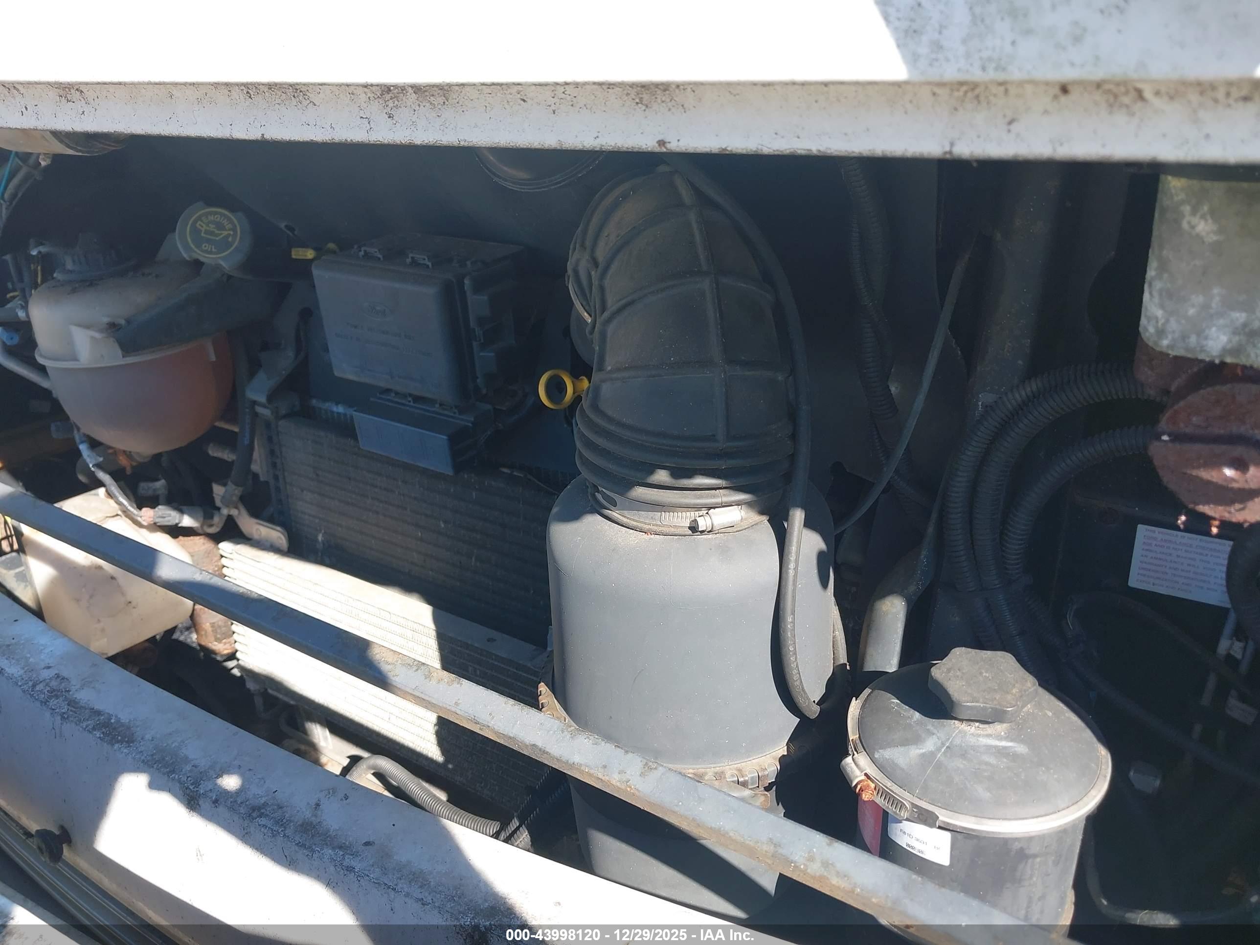 FORD F550 image 10