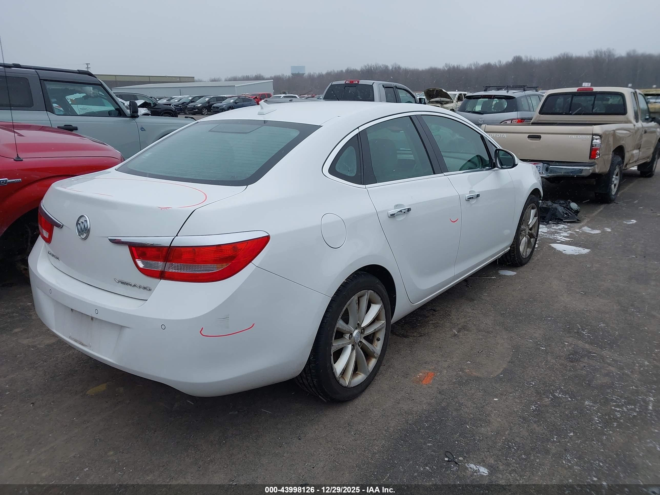 BUICK VERANO image 4