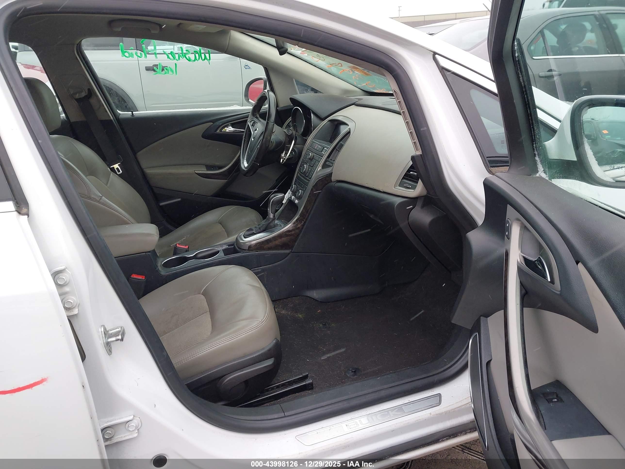 BUICK VERANO image 5