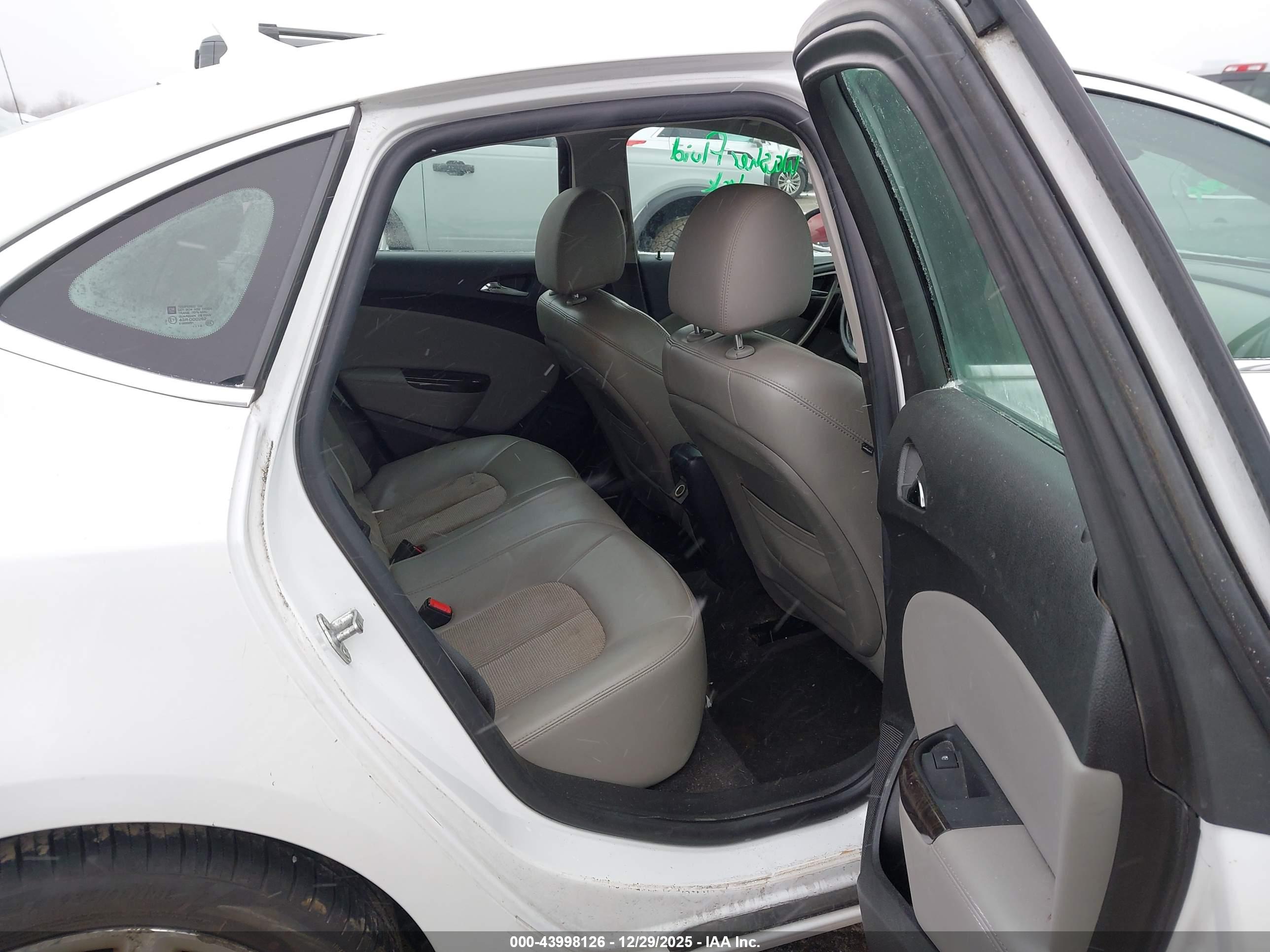 BUICK VERANO image 8