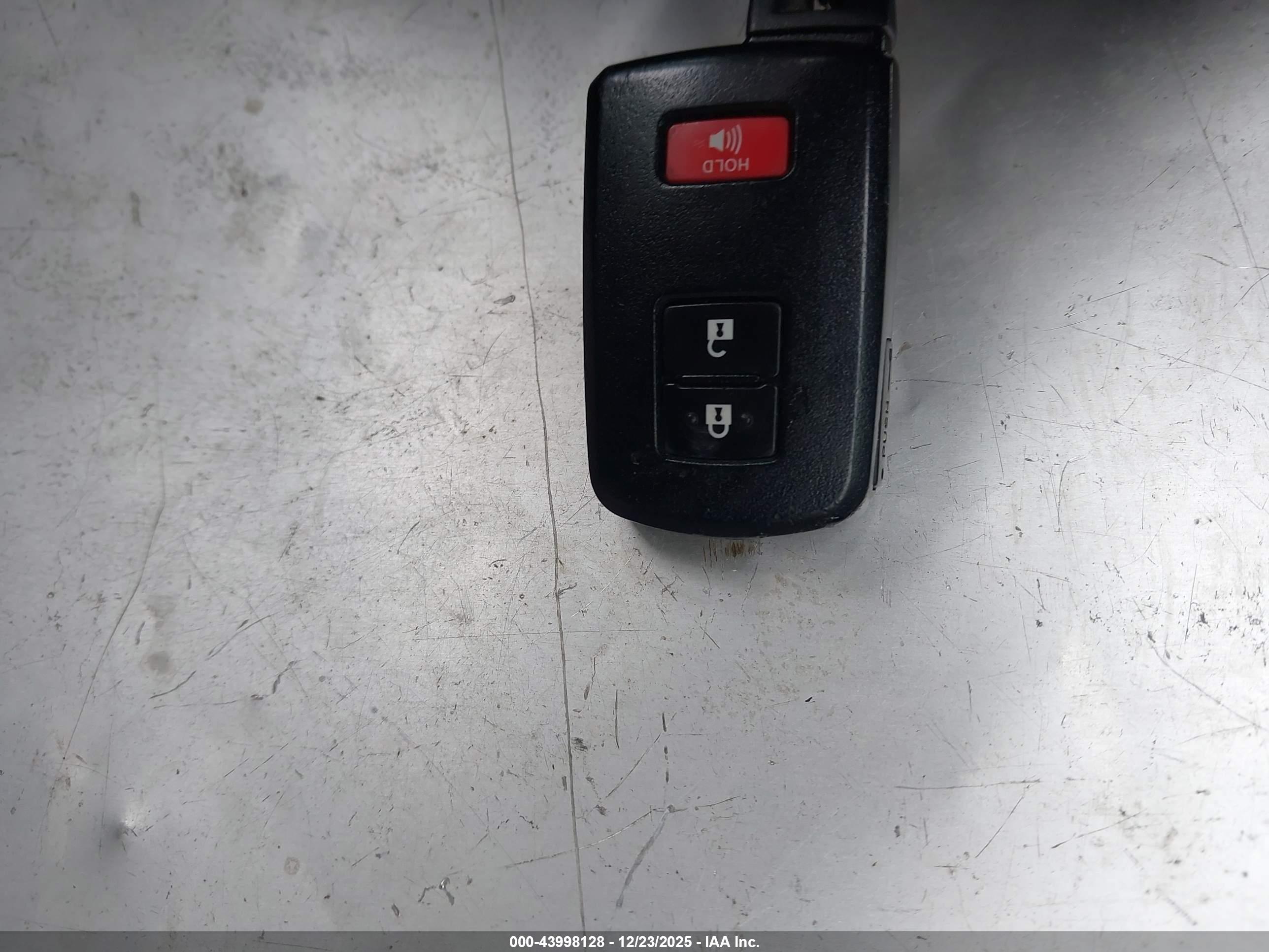 TOYOTA PRIUS image 11