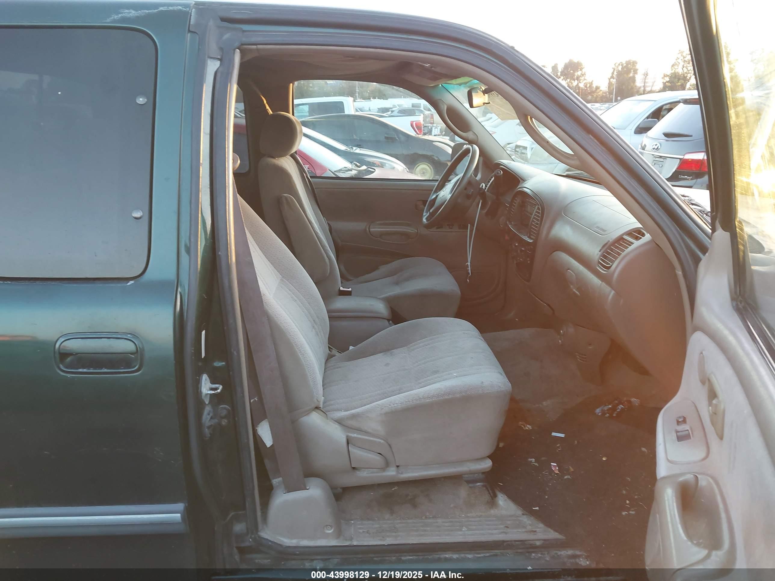 TOYOTA TUNDRA image 5