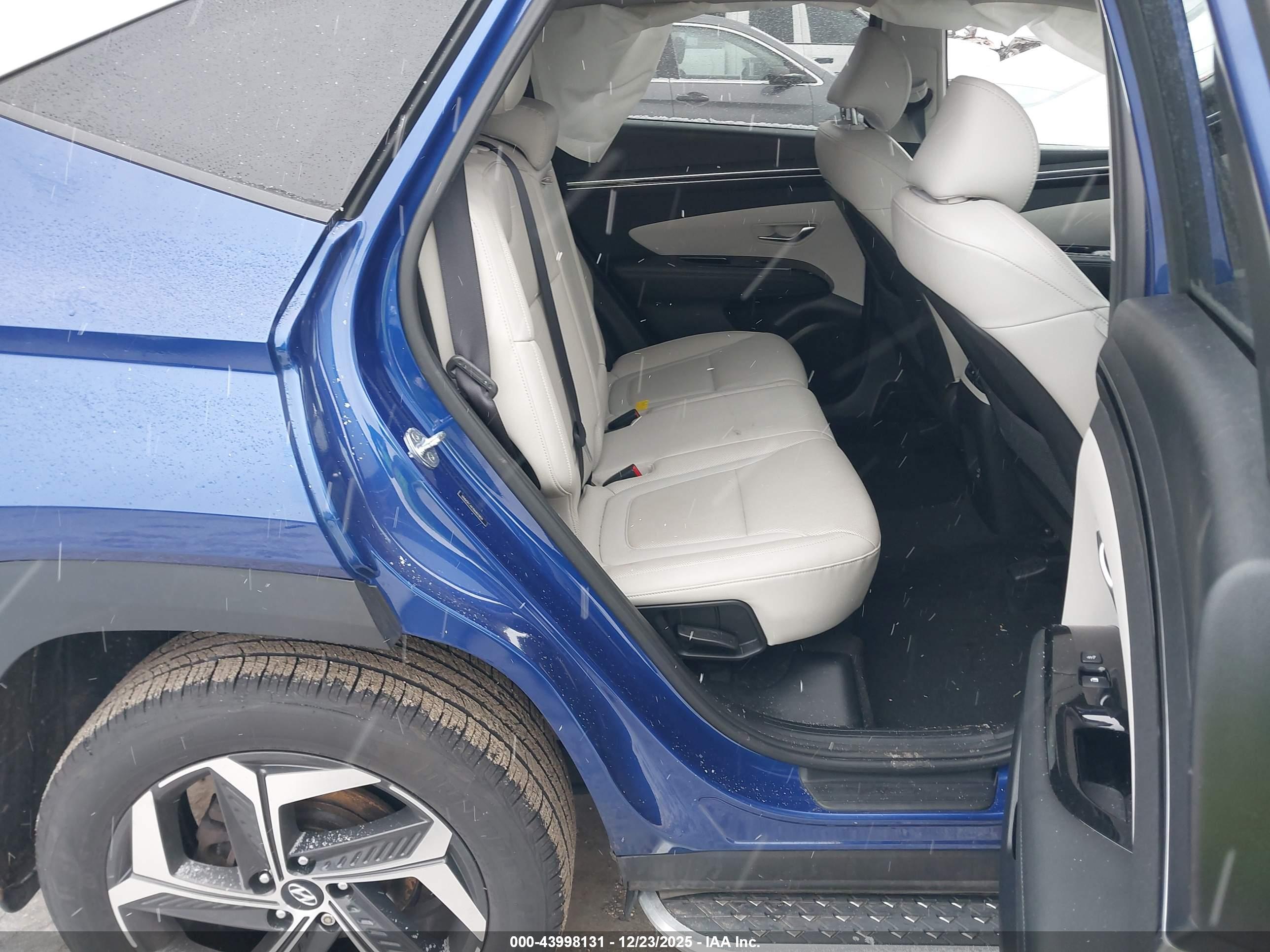 HYUNDAI TUCSON image 8