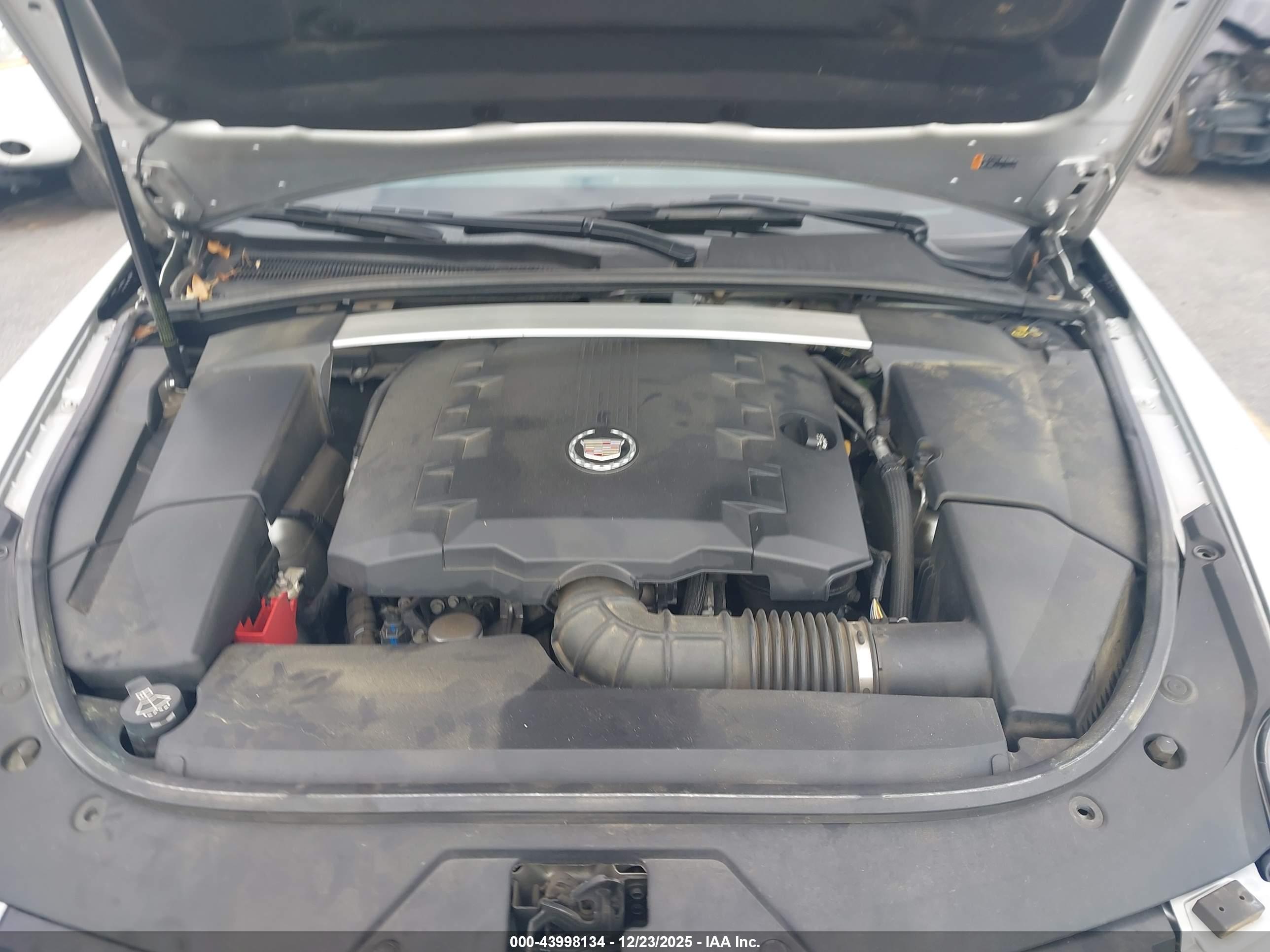 CADILLAC CTS image 10