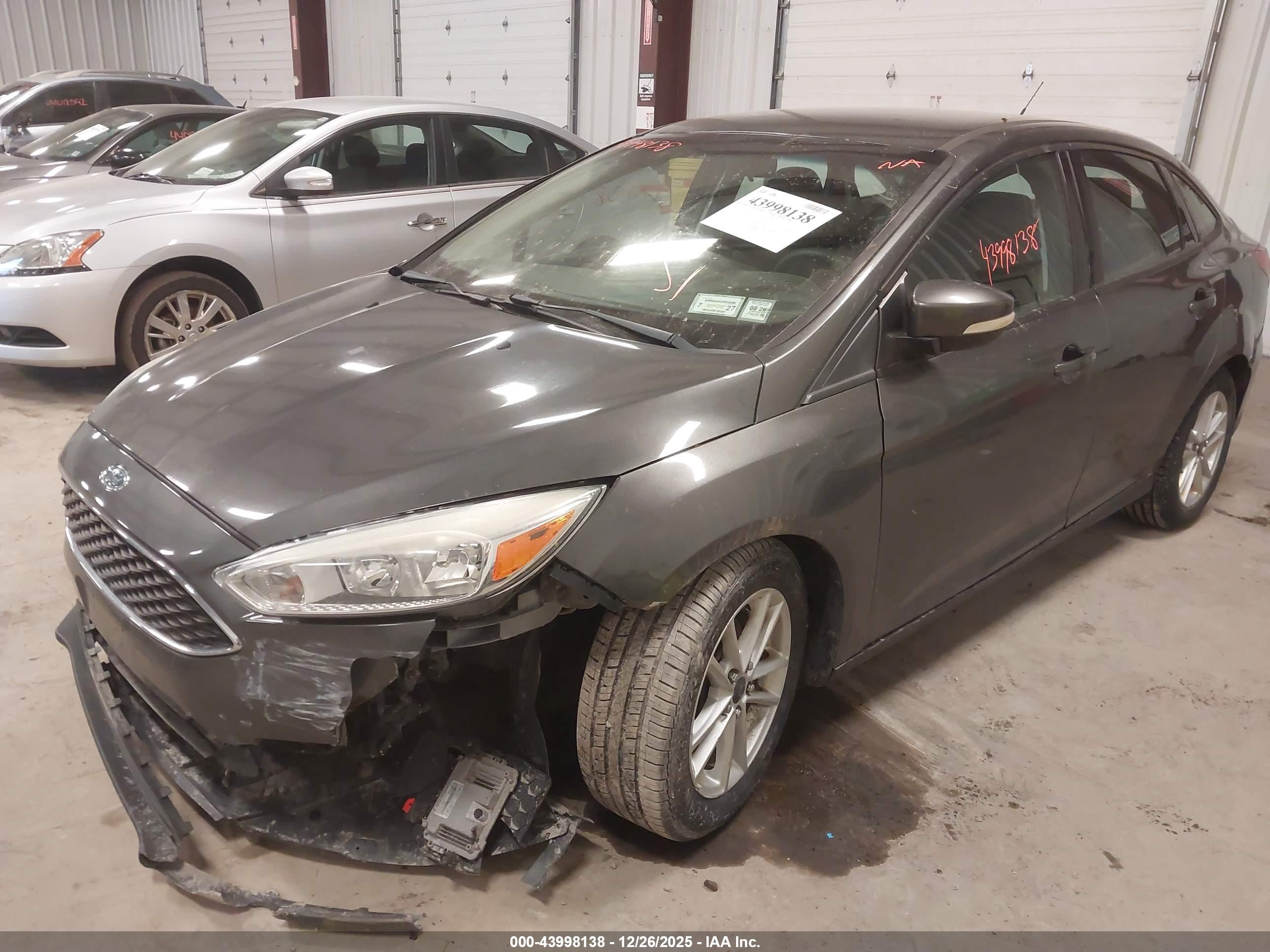 FORD FOCUS image 2