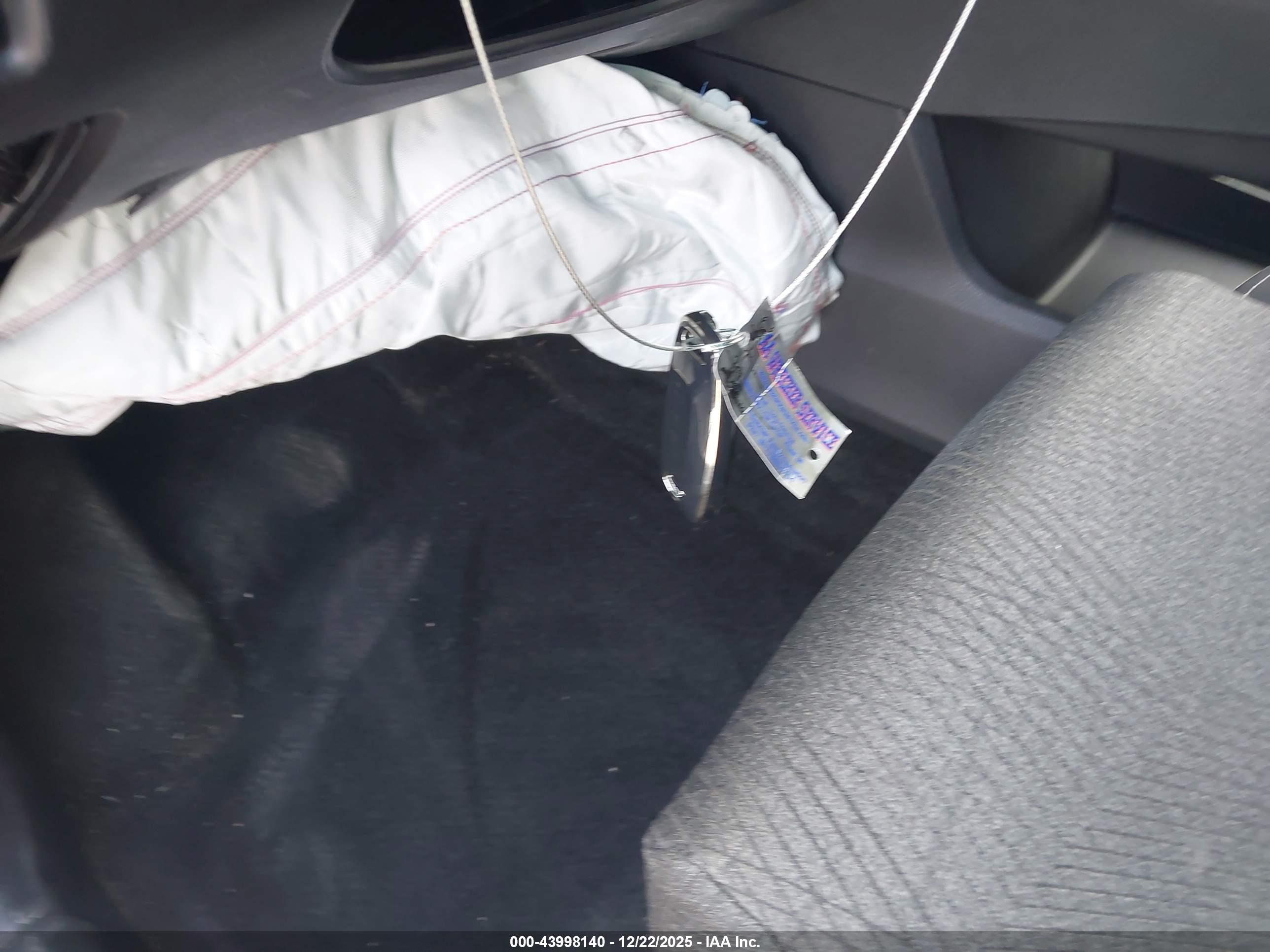 NISSAN ROGUE image 11